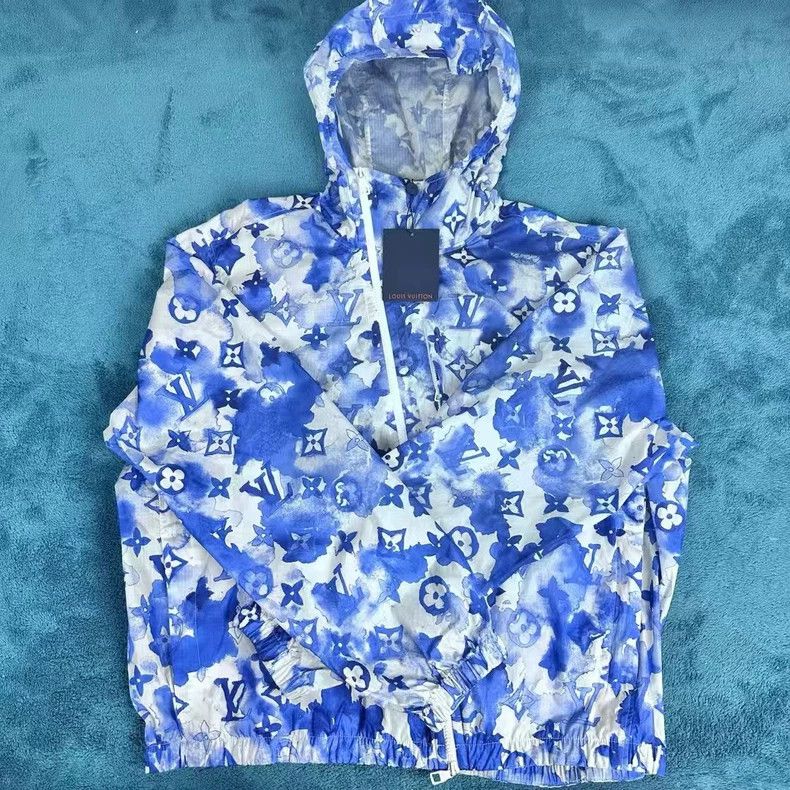 Louis Vuitton LOUIS VUITTON Logo printed windproof jacket 2501-Nextarrow Size US M / EU 48-50 / 2 - 1 Thumbnail