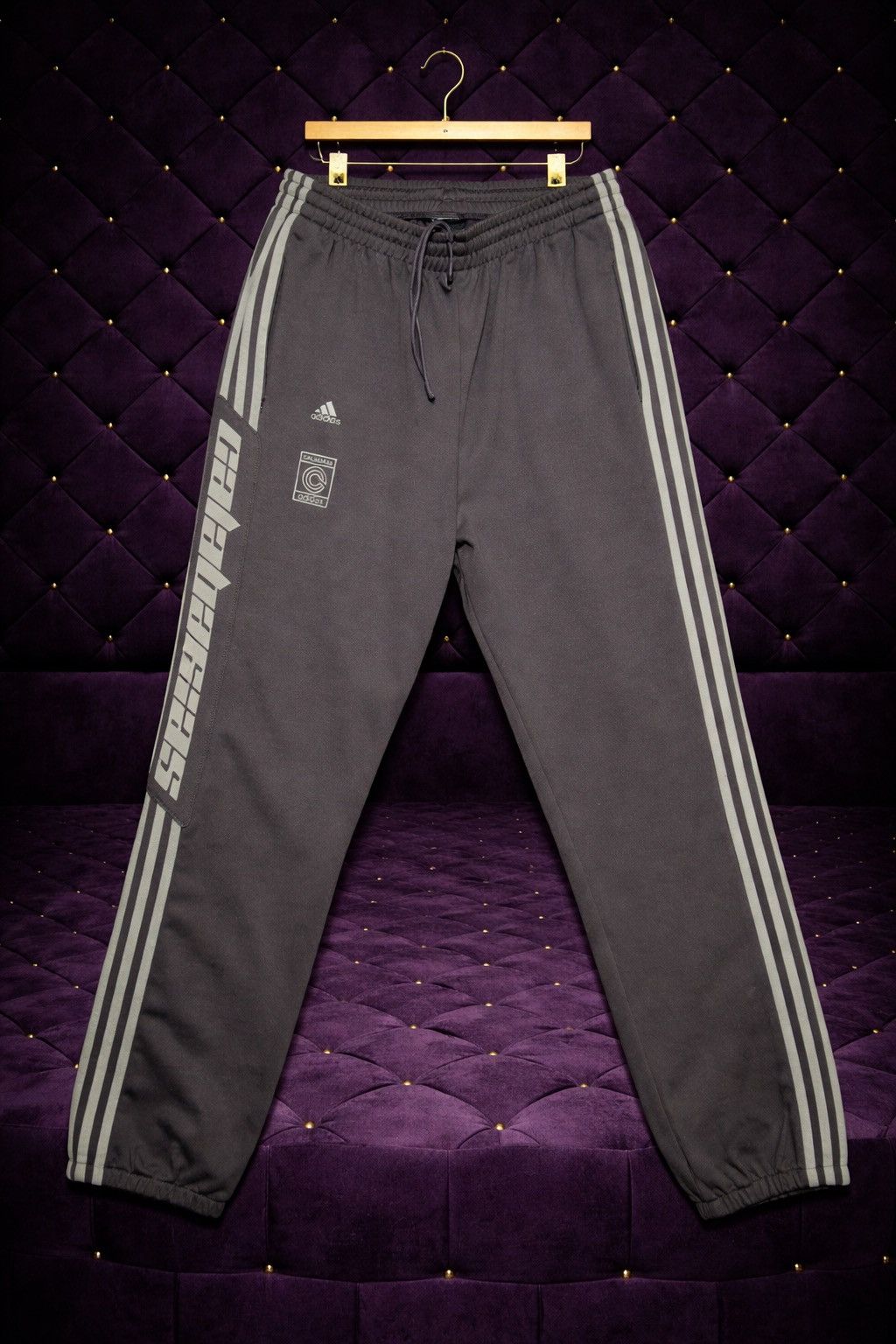 Adidas ADIDAS THREE STRIPE CLASSIC TRACK PANTS Size US 32 / EU 48 - 1 Preview