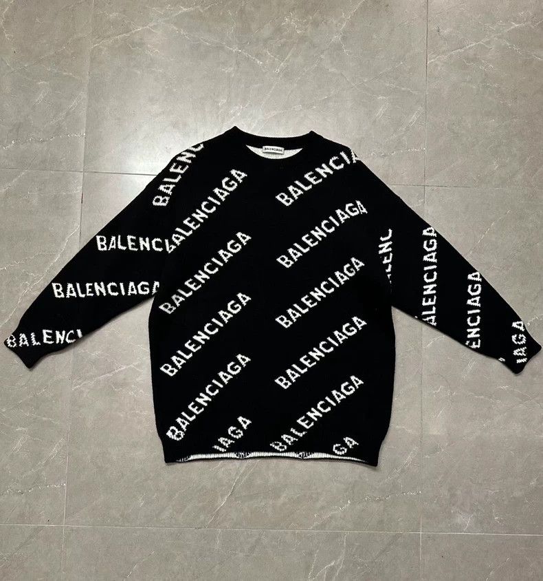 Balenciaga Balenciaga Black and White Full Logo Sweater Size US S / EU 44-46 / 1 - 1 Thumbnail