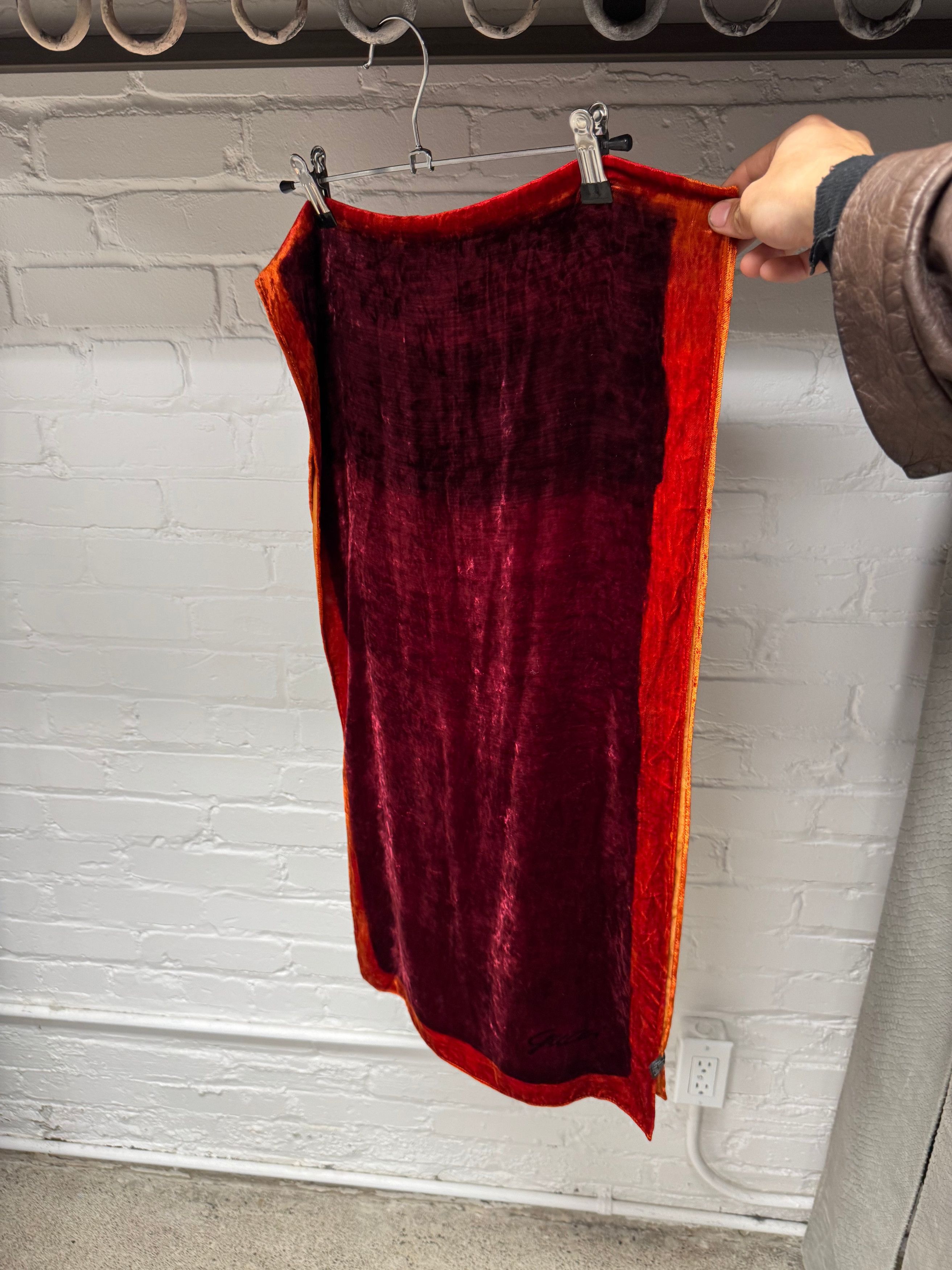 Gucci Vintage Gucci by Tom Ford ‘Burnt Red’ Velvet/Silk Scarf Size ONE SIZE - 2 Thumbnail