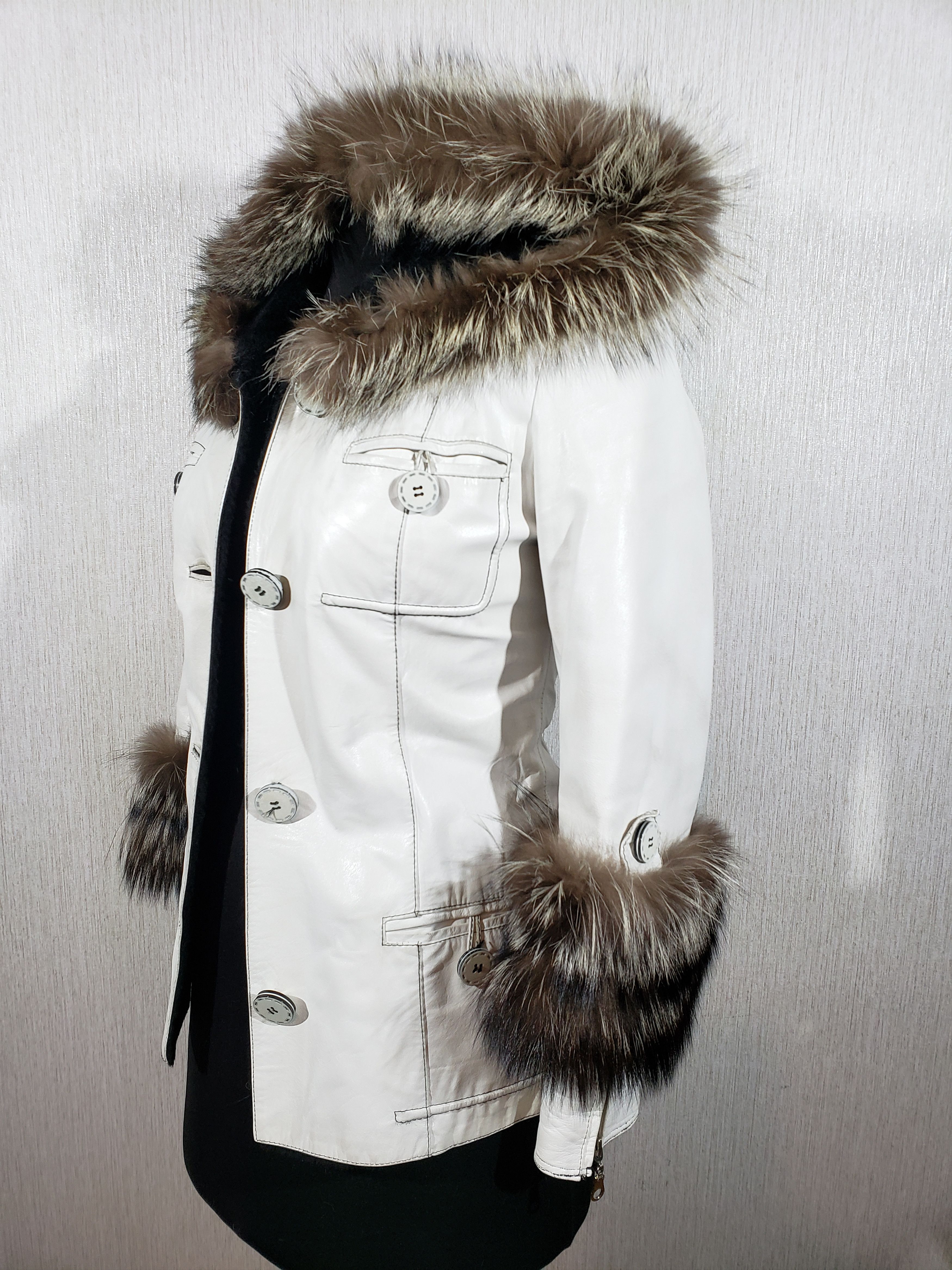 Other Wonderful women's warm fur jacket with a hood. Size S / US 4 / IT 40 - 2 Thumbnail