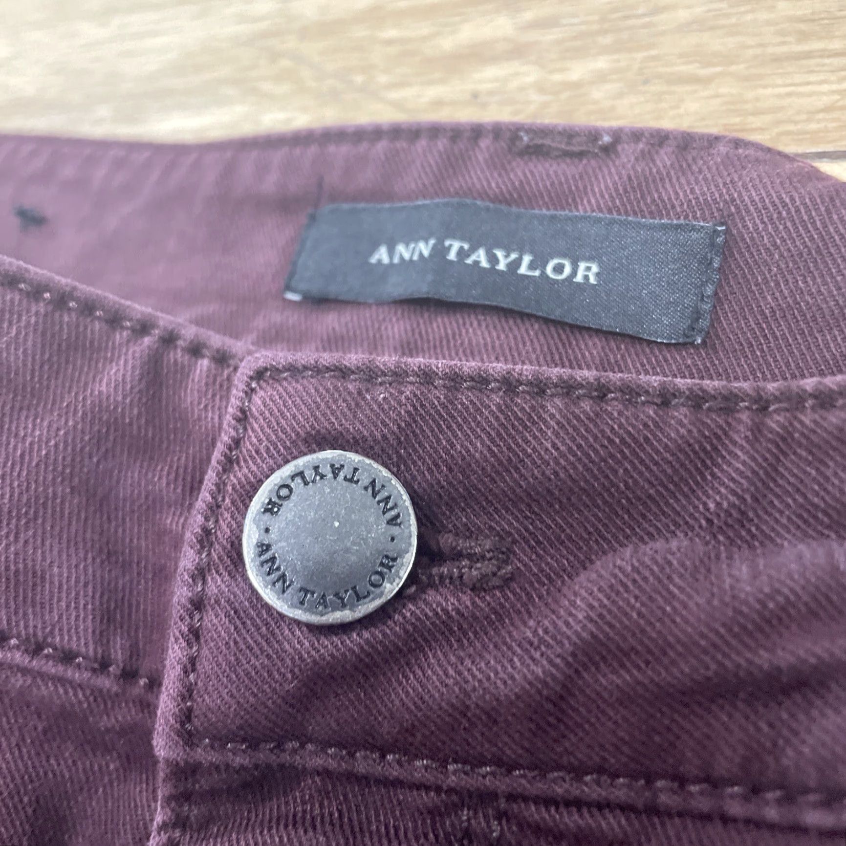 Ann Taylor ANN TAYLOR Burgundy Pants Women 6 The Skinny Curvy Red Maroon Stretch Jeans 30 6 Pants Women Regular Red Burgundy Skinny 29 In Inseam 29 Size 28" / US 6 / IT 42 - 5 Thumbnail