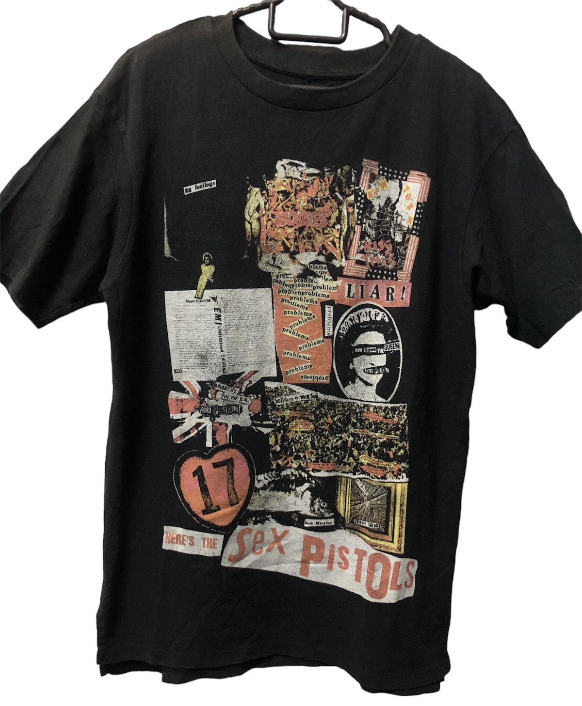Band Tees Sex Pistols x Uniqlo Full Print Size US S / EU 44-46 / 1 - 17 Thumbnail