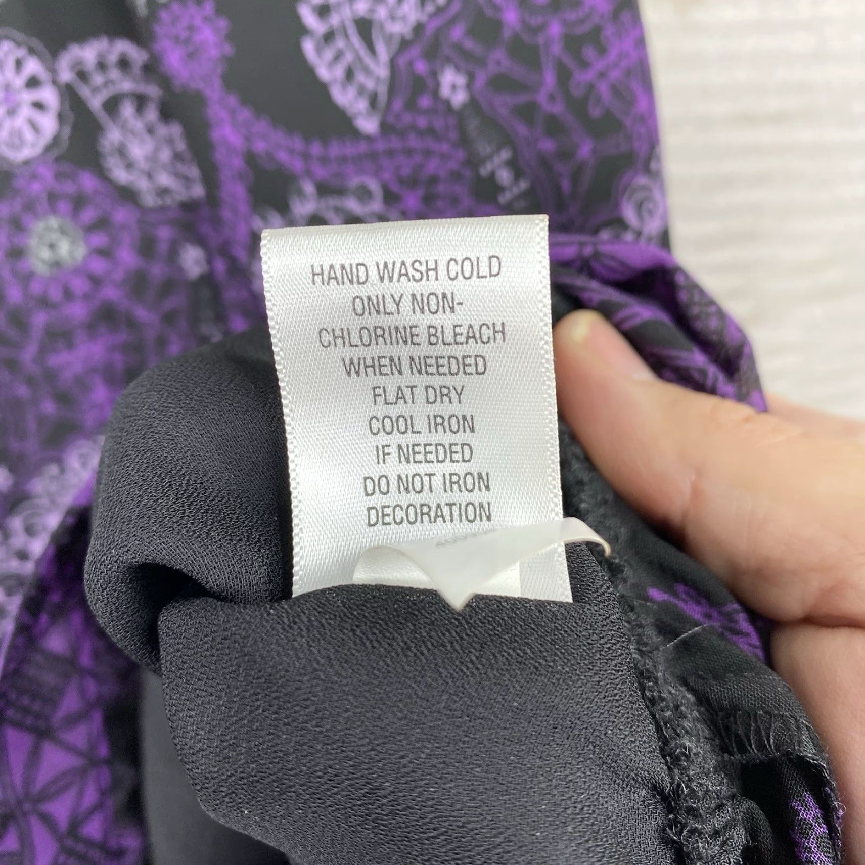 Vintage VINTAGE Apt 9 Womans Top Shirt L Black Purple Beaded Geometric 90s Fairy Bohemian Western Dressy Cap Sleeve Sleeveless Size L / US 10 / IT 46 - 7 Thumbnail