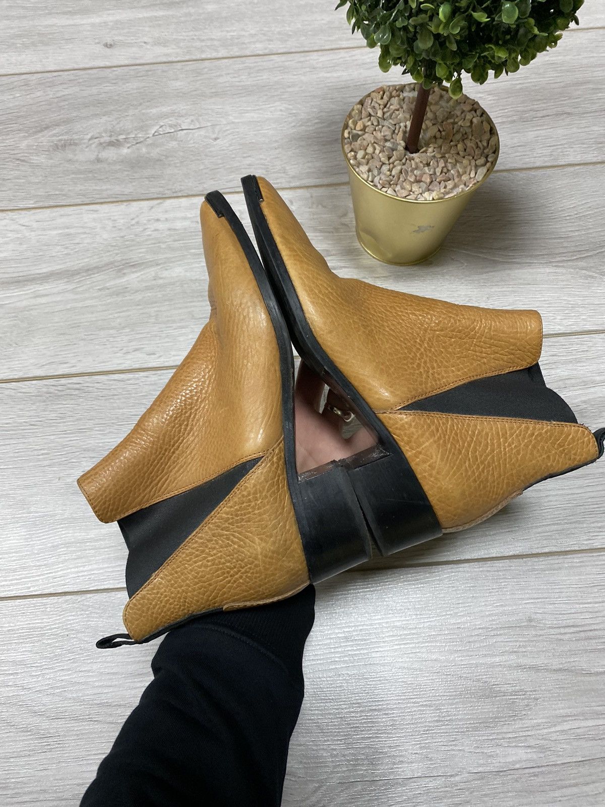 Acne Studios Acne Studios Chelsea Vero Cuolo leather boots heels Size US 7 / IT 37 - 8 Thumbnail