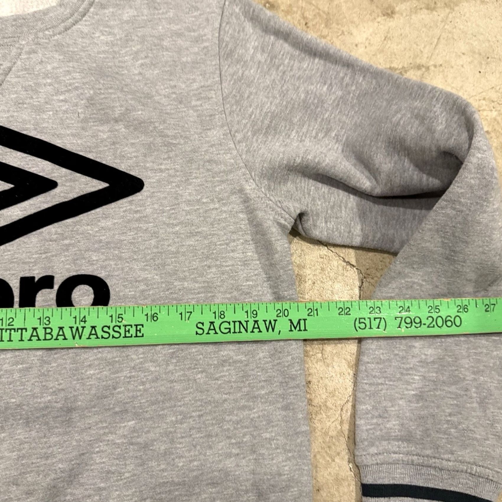 Umbro Umbro Pullover Sweatshirt Mens Medium Gray Crew Neck Fleece Athletic Casual Graphic Print Athletic Size US M / EU 48-50 / 2 - 5 Thumbnail