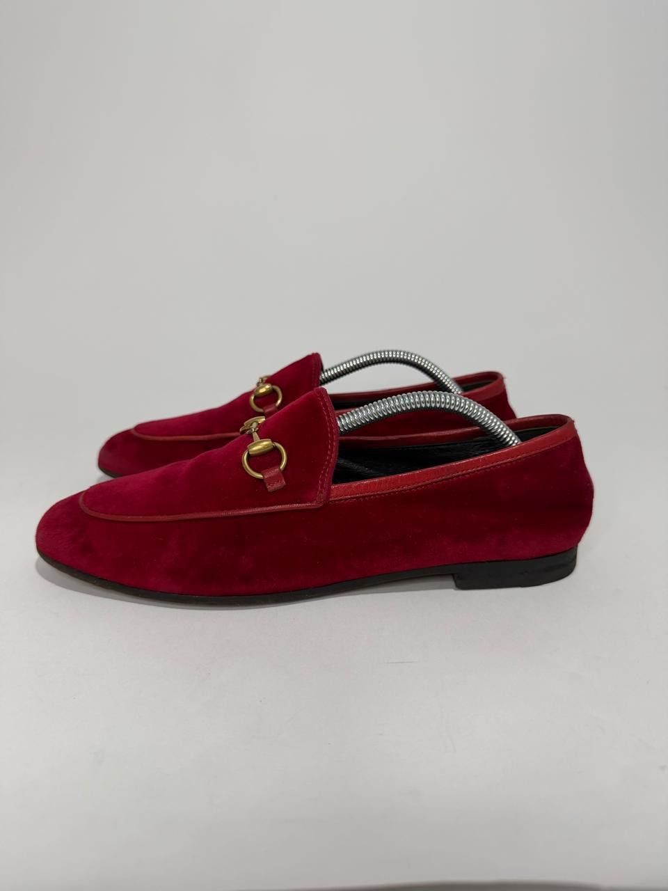 Gucci Gucci Red Velvet Jordaan Horsebit Loafers Size 37 Size US 7 / IT 37 - 1 Thumbnail
