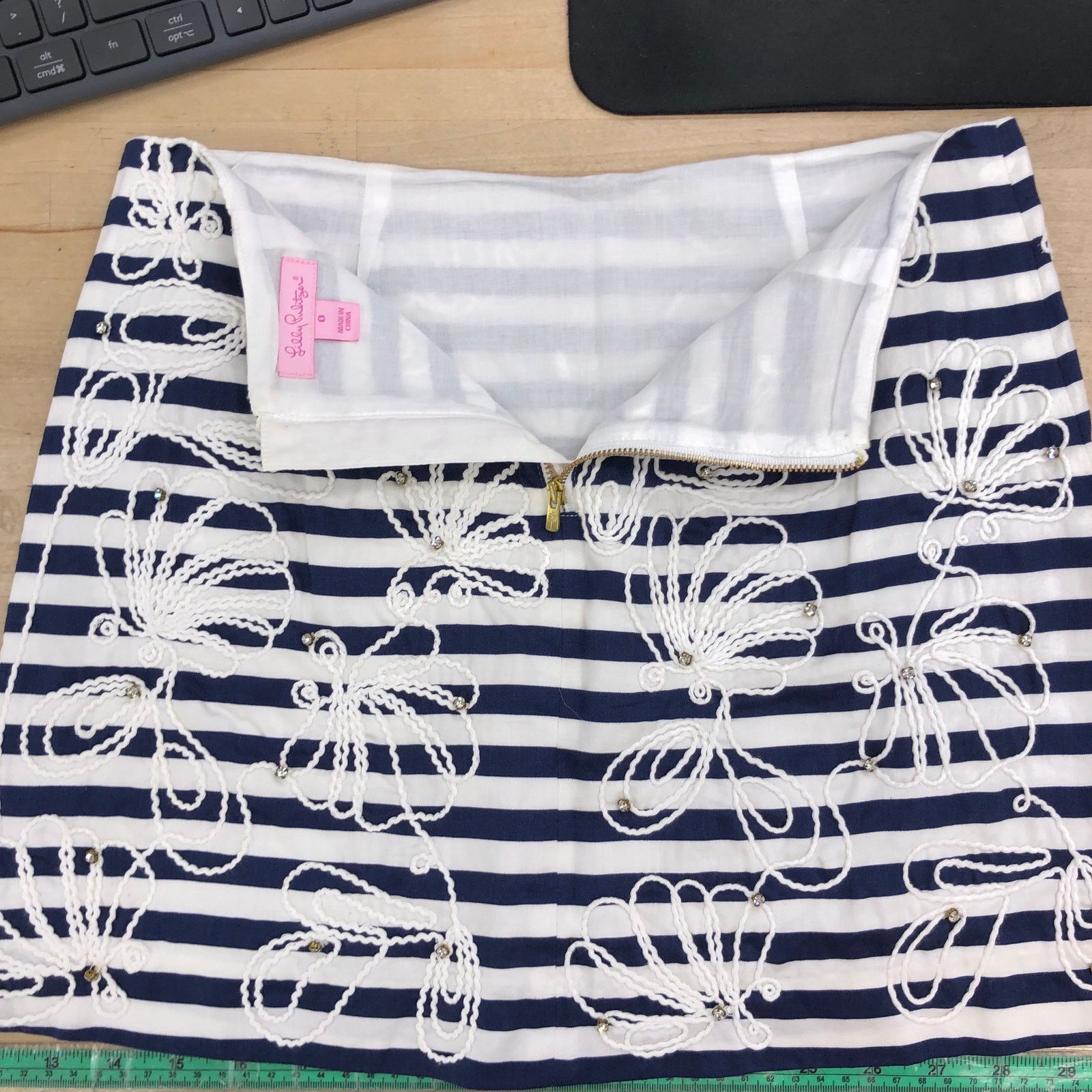 Lilly Pulitzer Lilly Pulitzer Sz 0 Skirt Tate Navy Blue Stripe Embroidered Size 25" / US 0 / IT 36 - 14 Thumbnail