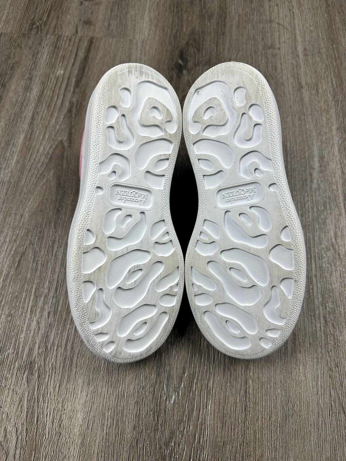 Alexander McQueen Alexander McQueen Oversized Sneaker Kids 'Pink Glitter' Size US 11.5 / IT 41.5 - 5 Thumbnail