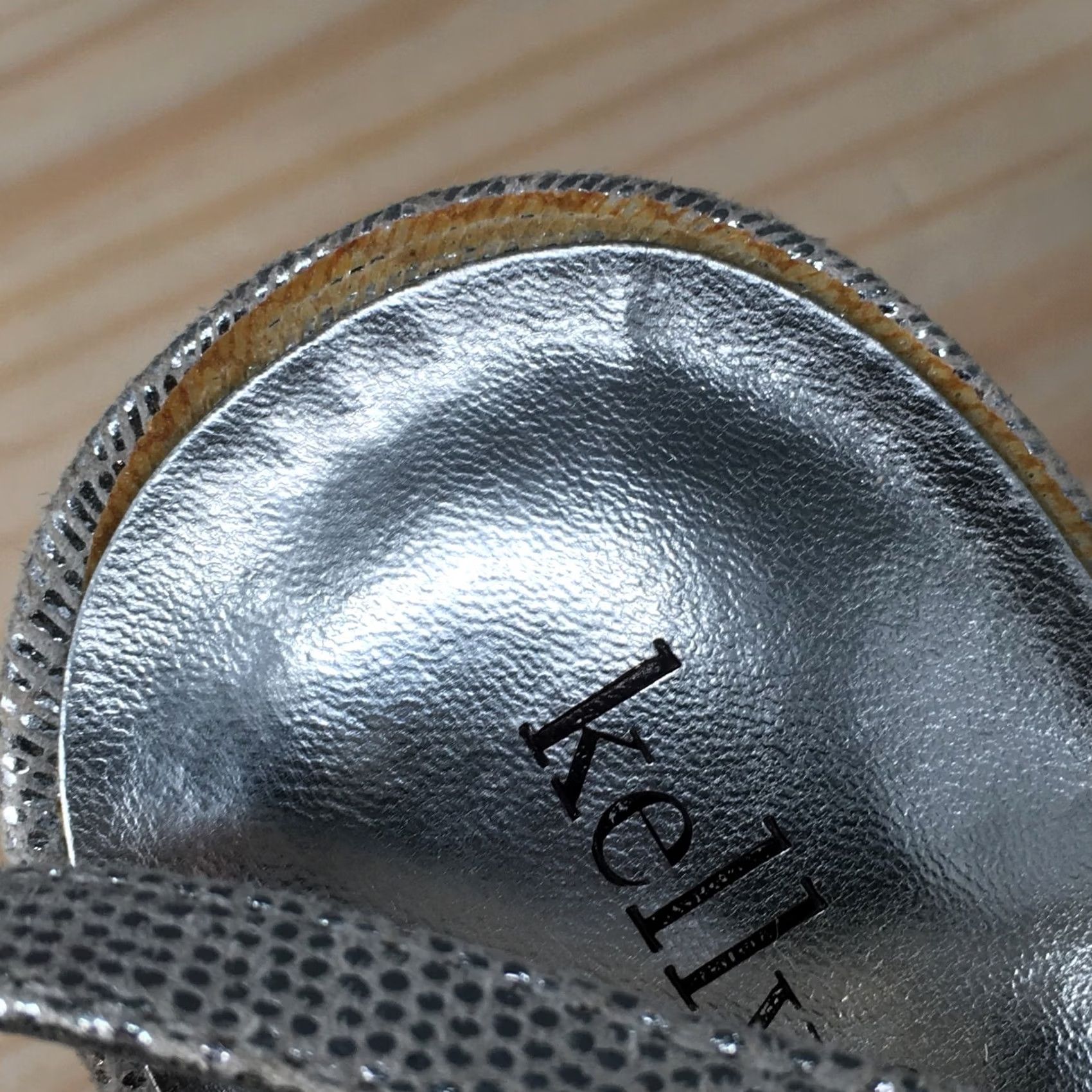 Vintage Kelly & Katie High Heels Womens 10 Strappy Stiletto Slingback Silver Fabric Heel Size US 10 / IT 40 - 4 Thumbnail
