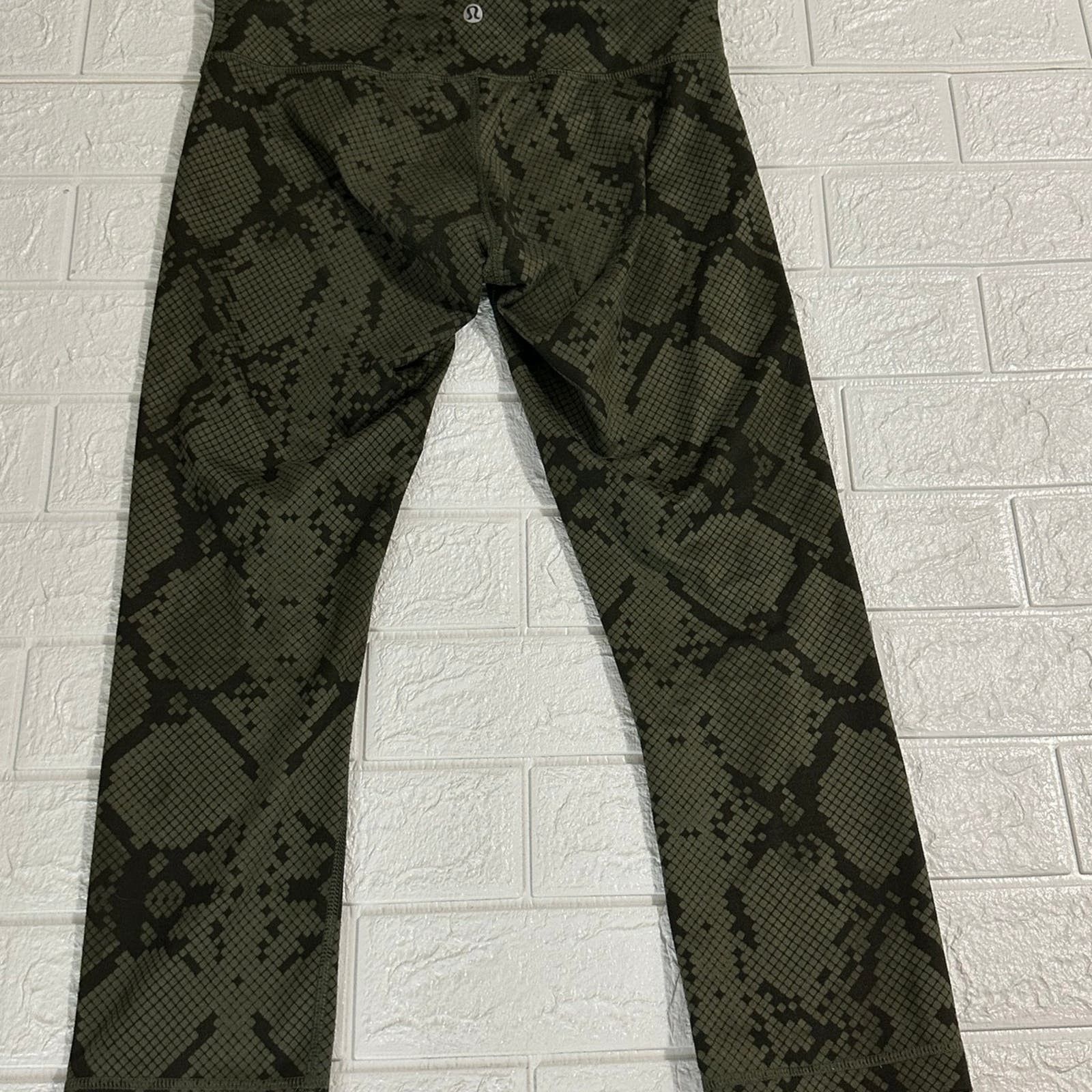 Lululemon Lululemon leggings size 6 Size 28" / US 6 / IT 42 - 6 Thumbnail