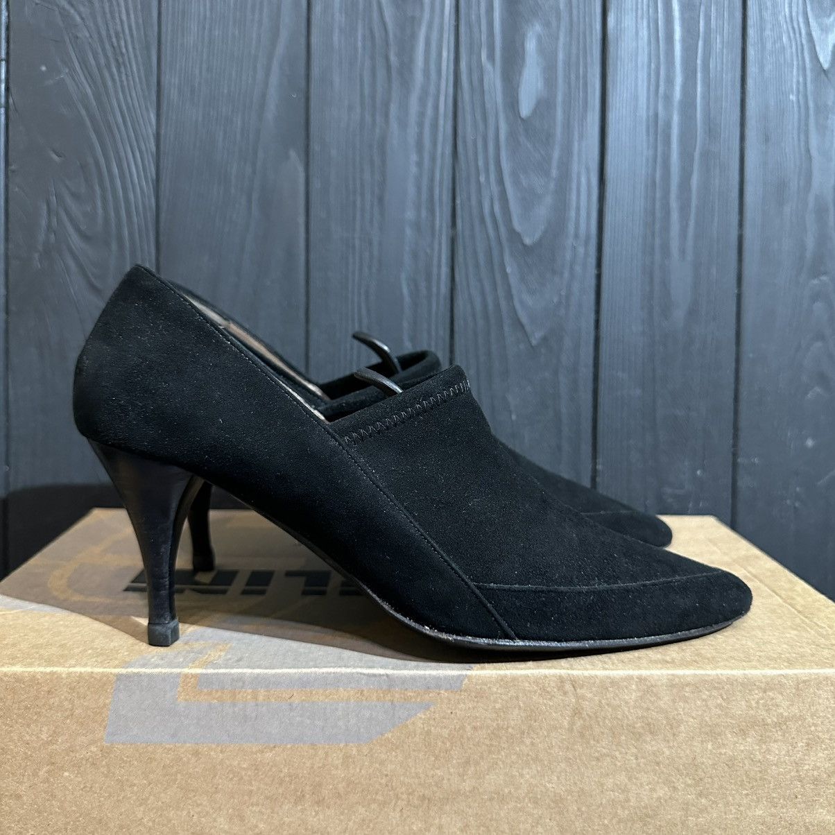 Gucci GUCCI - Women’s Black Suede Heels pumps Size 35C Size US 5 / IT 35 - 1 Thumbnail