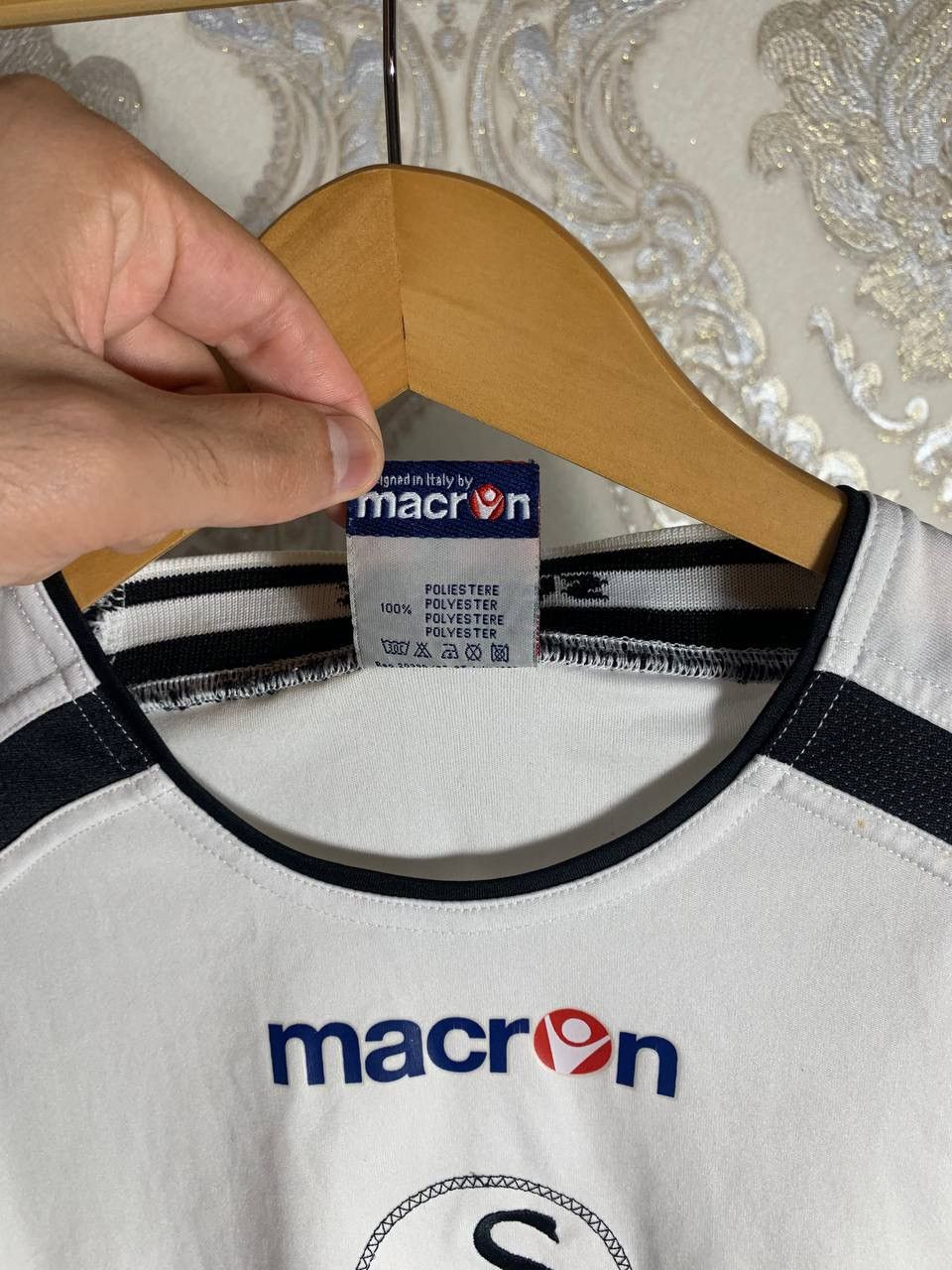 Macron VERY RARE MACRON SWANSEA CITY ENGLAND SOCCER JERSEY RETRO Size US L / EU 52-54 / 3 - 6 Thumbnail