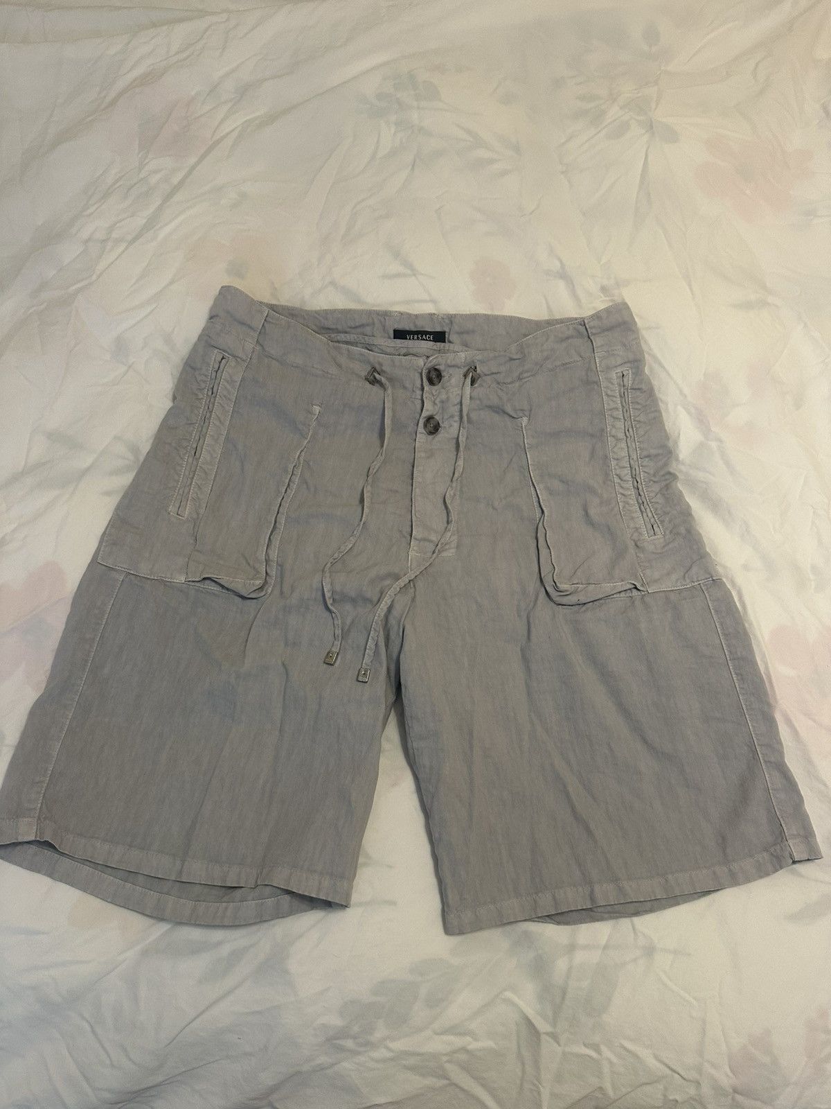 Versace Versace Grigi Capri Shorts Size US 37 - 1 Thumbnail