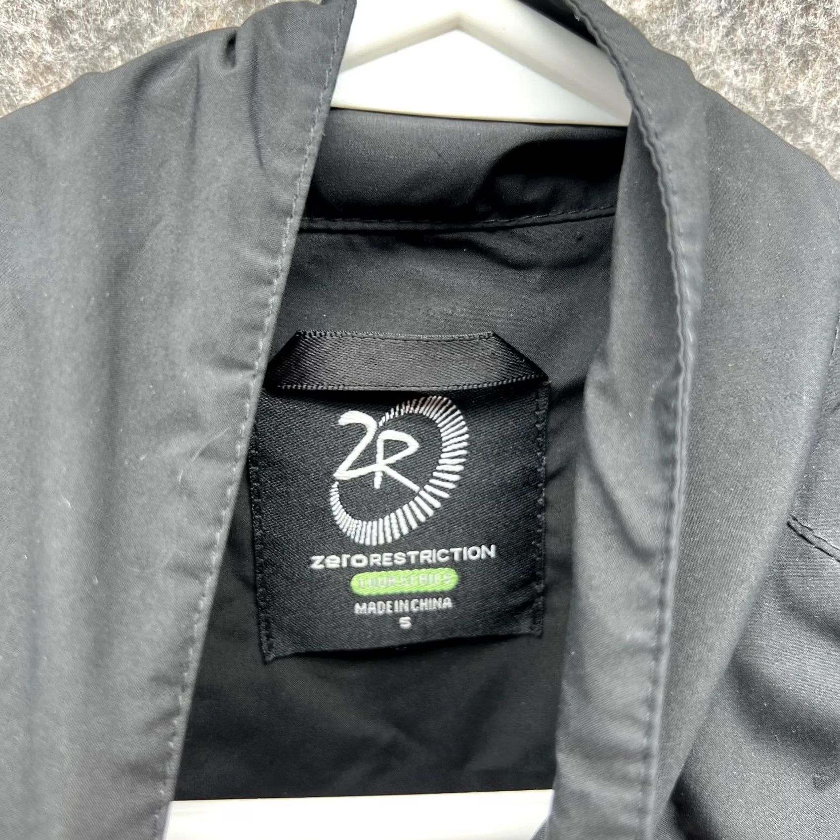 Vintage Zero Restriction Jacket Men Small Black Full Zip Tour Series Windbreaker Vtg Size US S / EU 44-46 / 1 - 6 Thumbnail