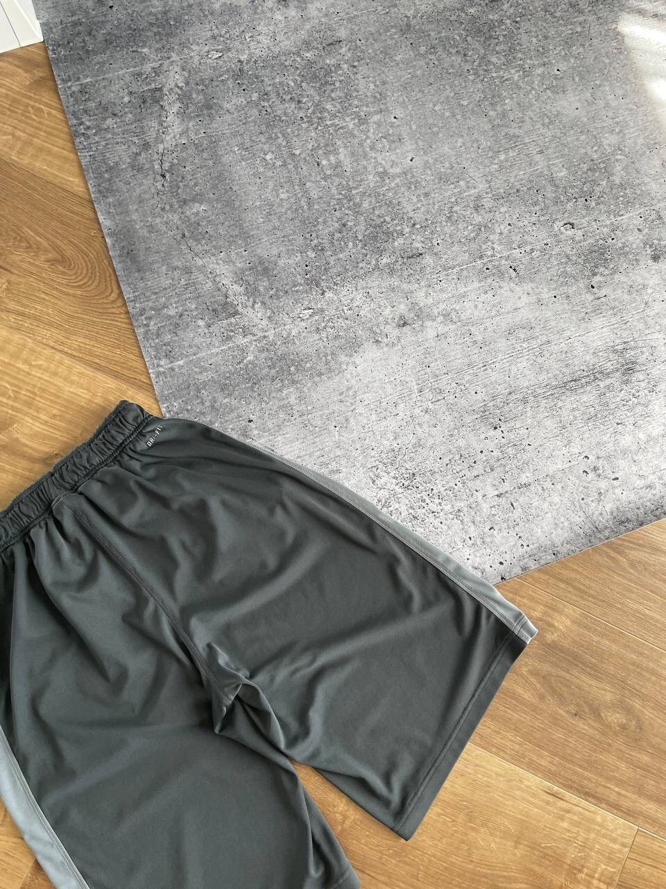 Nike Vintage Nike 90’s Y2K Style Drill Grey Rap Wide Leg Shorts Size US 29 - 11 Thumbnail