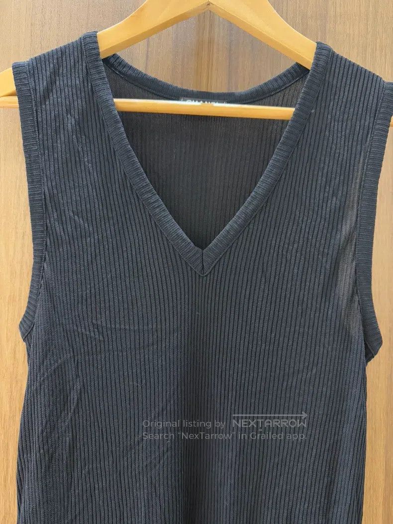 Chanel Chanel White large pocket black V-neck sleeveless skirt Size XXS / US 00 / IT 34 - 3 Thumbnail