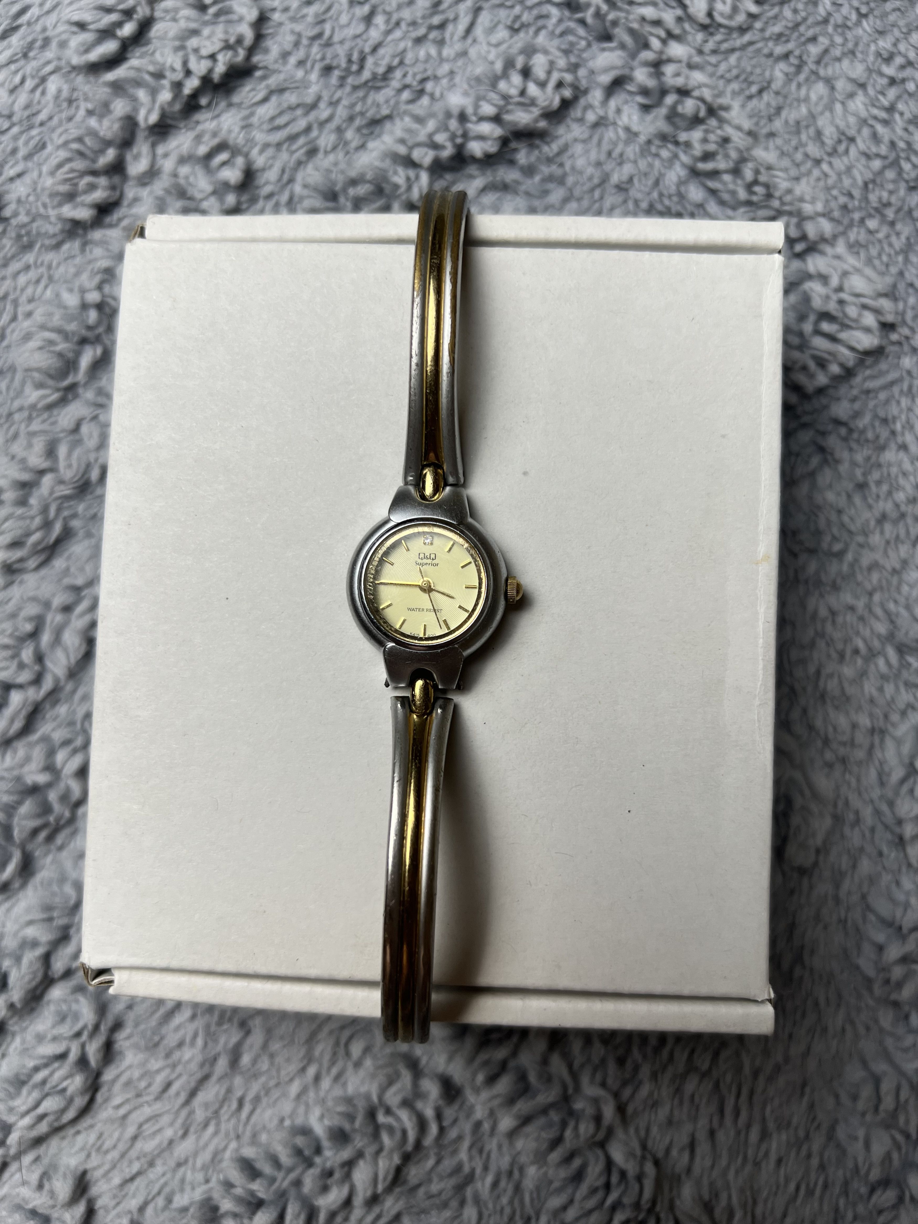 Vintage Futuristic Minimalistic Q&Q Japanese Style Bracelet Watch Size ONE SIZE - 6 Thumbnail