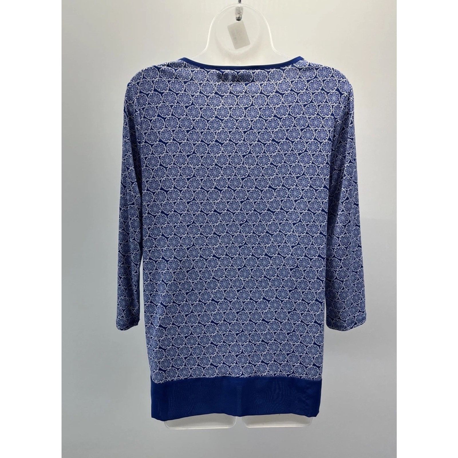 Chicos Chicos Blue Medallion Bristol Split Neck Tunic Top Size 0 S Size S / US 4 / IT 40 - 4 Thumbnail