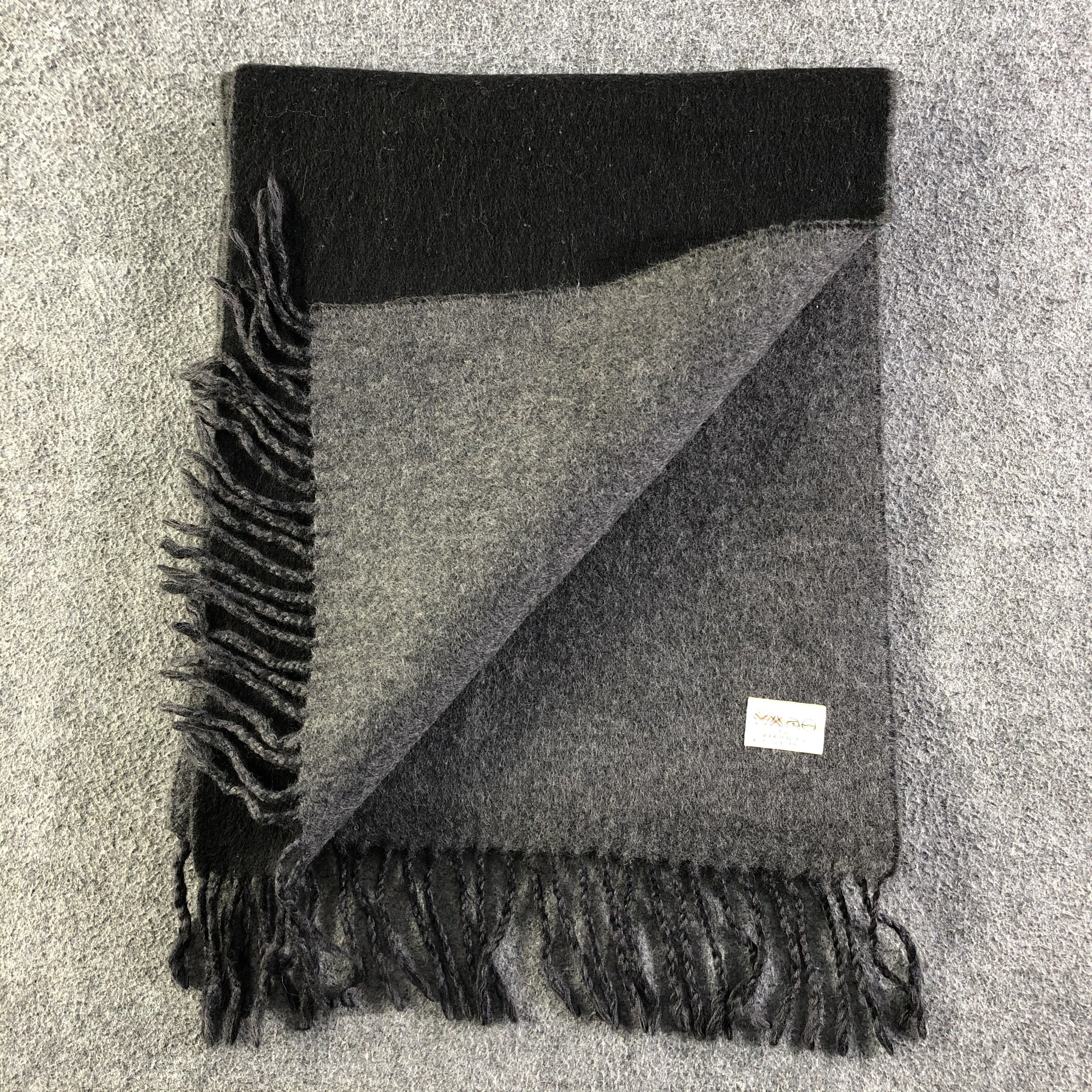 Pierre Balmain Pierre Balmain Scarf / Muffler / Neckwear P537 Size ONE SIZE - 6 Thumbnail