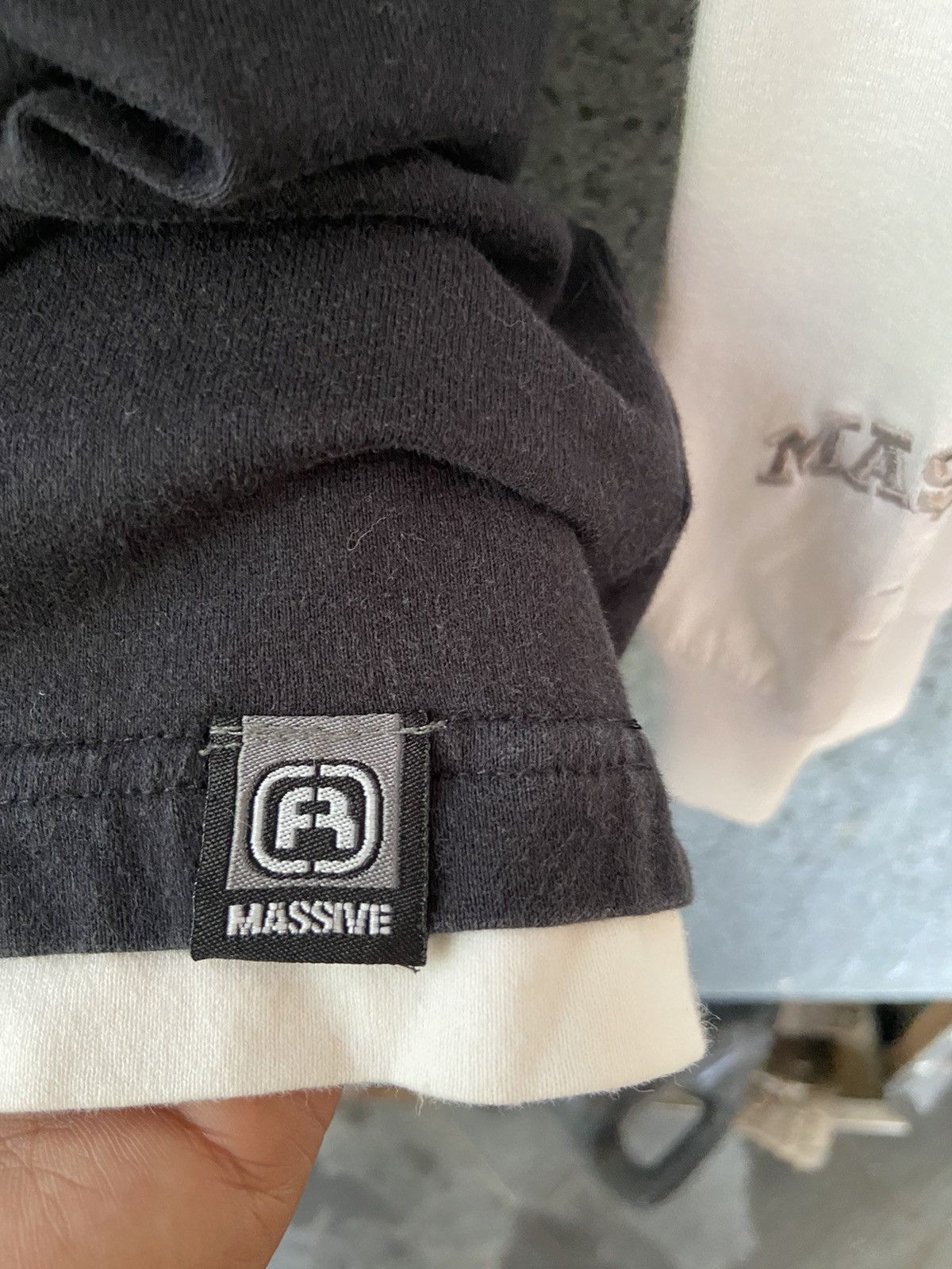 Massive Vintage y2k Freaky Massive t shirt double sleeve Size US L / EU 52-54 / 3 - 11 Thumbnail