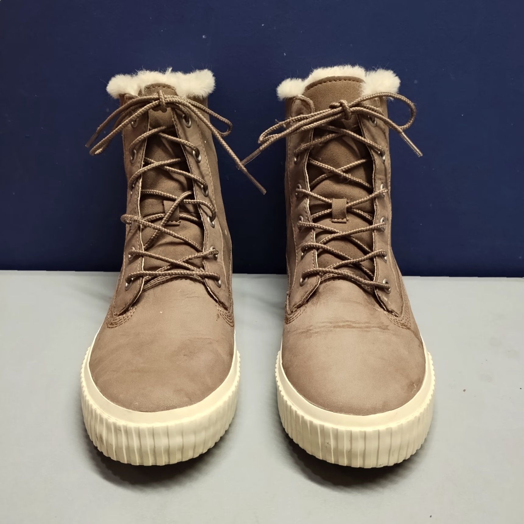 Timberland Timberland Skyla Bay Winter Boots Womens Size US 8 White & Brown Round Toe Lace Up Size US 8 / IT 38 - 3 Thumbnail