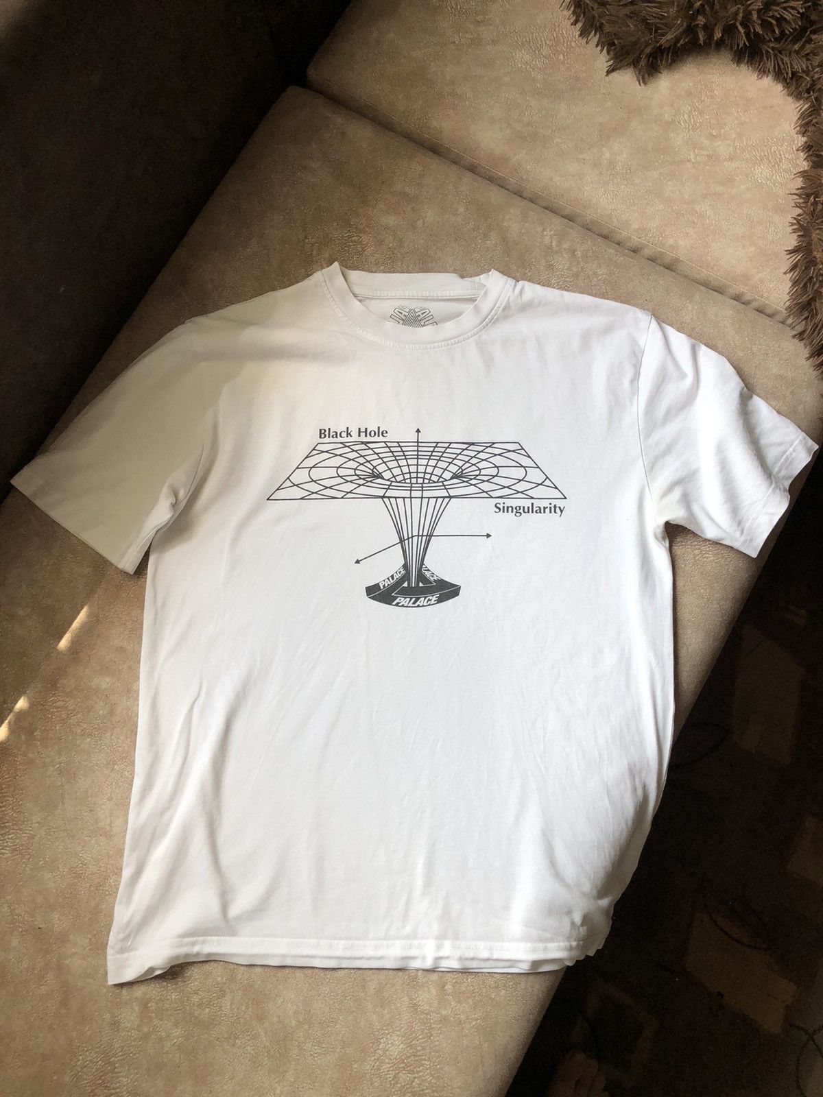 Palace T shirt Palace black hole Size US L / EU 52-54 / 3 - 1 Thumbnail