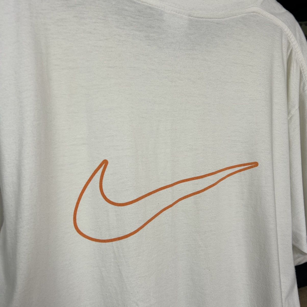 Nike Vintage Nike Big Swoosh 90’s Streetwear y2k tee size L Size US L / EU 52-54 / 3 - 14 Thumbnail