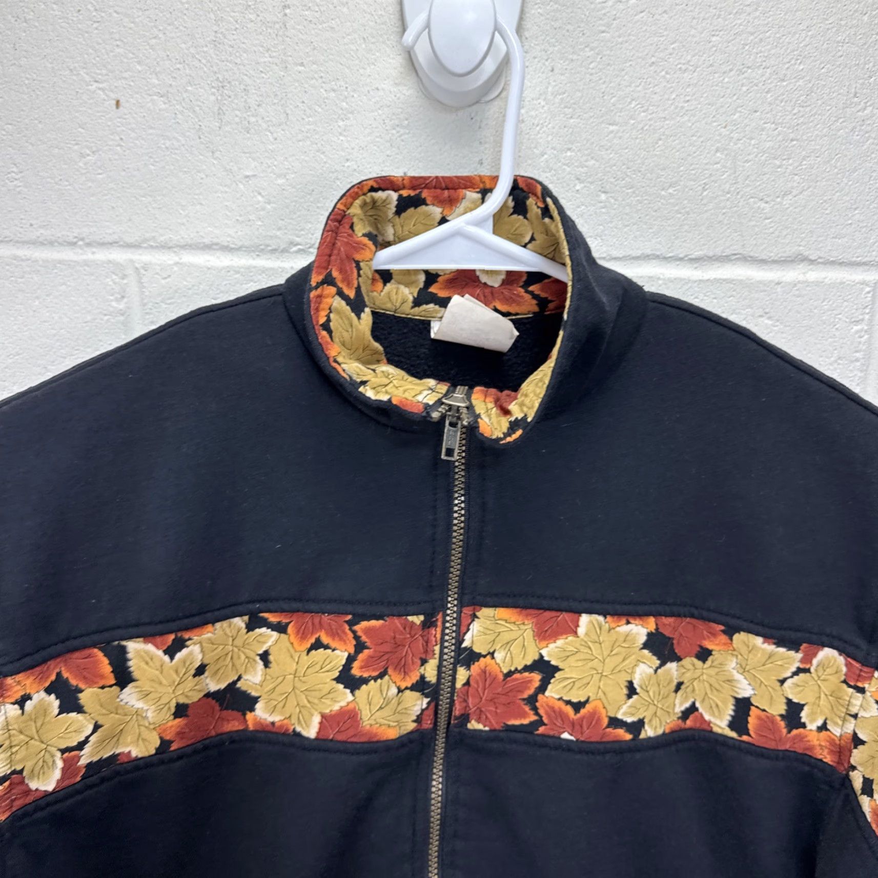Vintage VINTAGE CityScape Sweater Sweatshirt Full Zip Knit Long Sleeve Unisex Adults M Black Fall 90s Maple Leaf Zip Pockets Logo Size US M / EU 48-50 / 2 - 4 Thumbnail