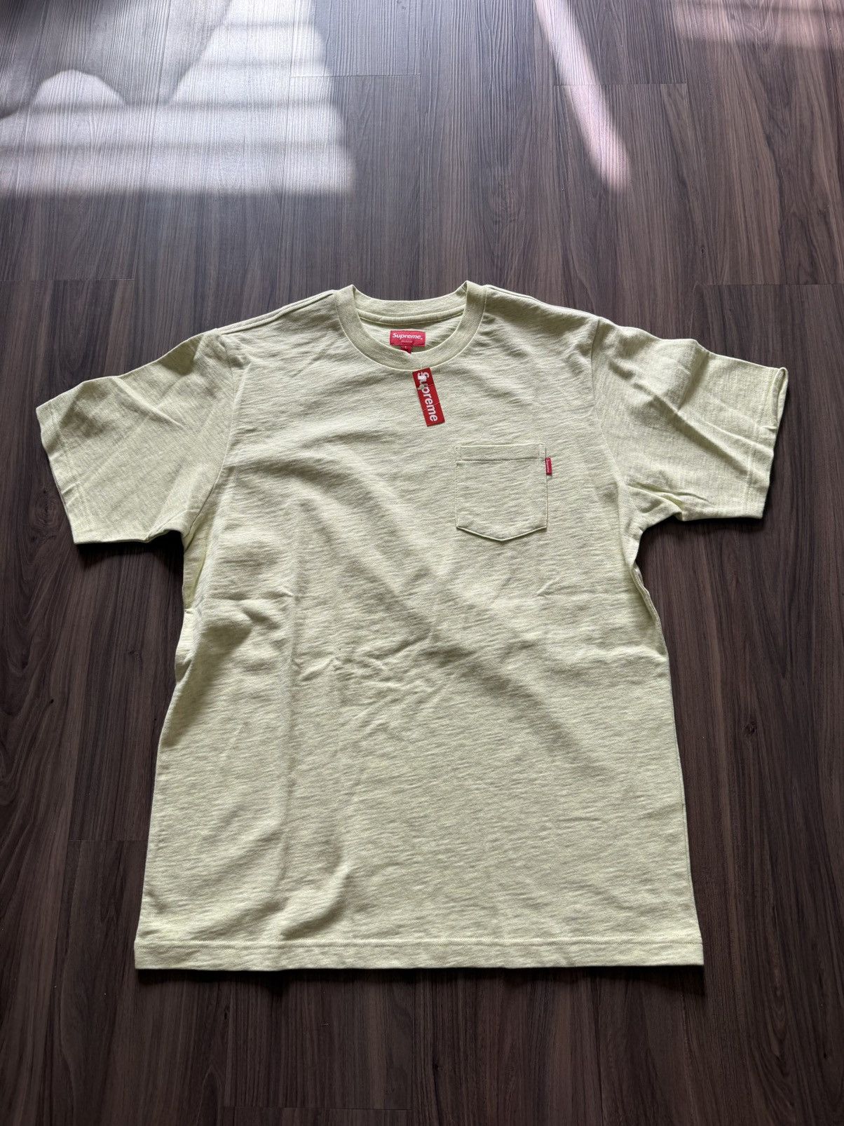 Supreme Supreme Heavyweight Pocket Tee Light Yellow Size L – Logo Size US L / EU 52-54 / 3 - 1 Thumbnail