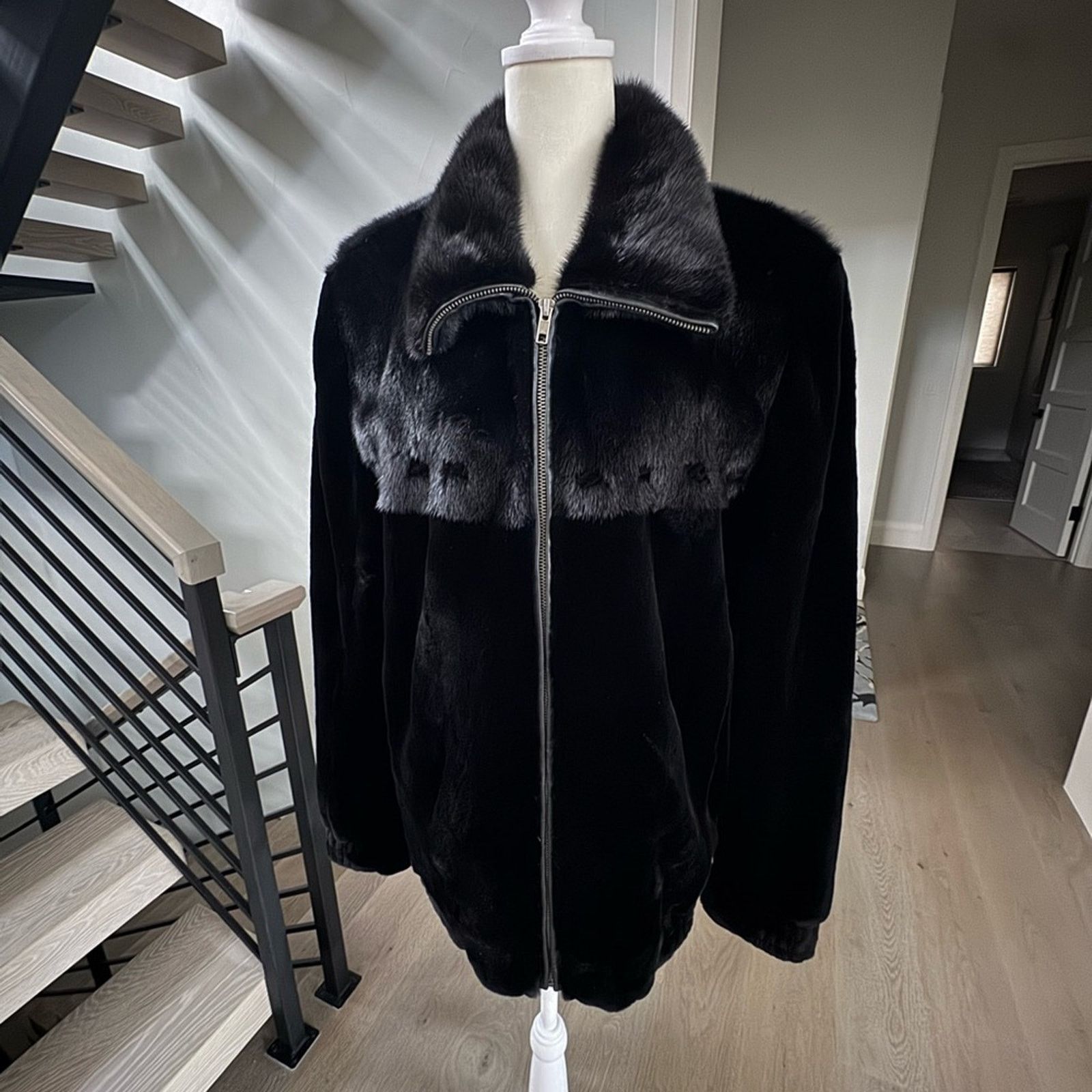 Other Brand new Men’s Mink Jacket size M Size US M / EU 48-50 / 2 - 1 Thumbnail