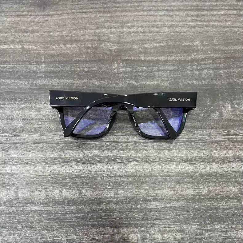 Louis Vuitton Louis Vuitton Blue Lens Box Glasses Size ONE SIZE - 3 Thumbnail