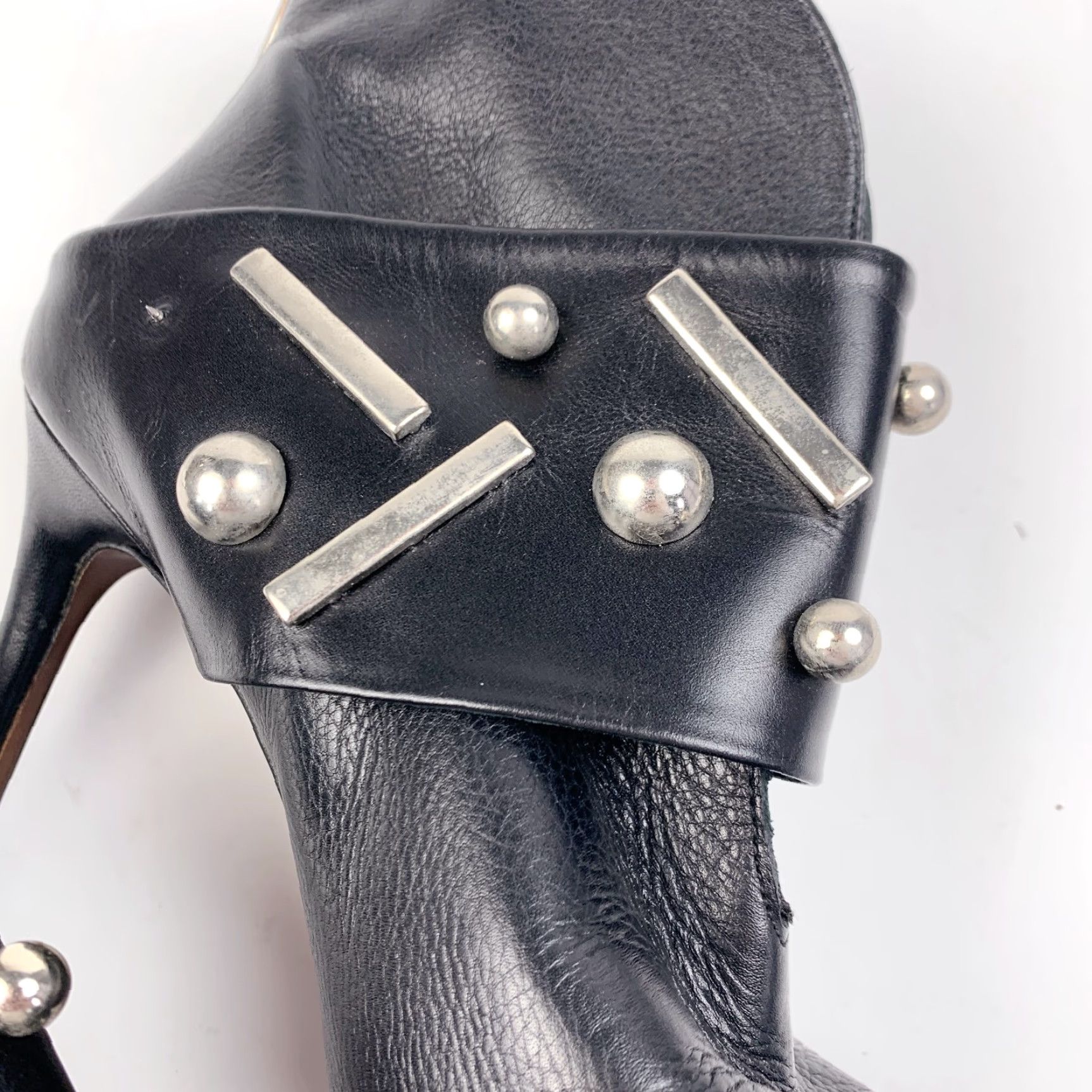 Donald Pliner VINTAGE Donald Pliner Vero Cuoio Black Silver Studded Zip Bootie Heels 7.5 M Womens Pump Leather Vintage Yes Black 7.5M Heel Bootie Shoes Size US 8 / IT 38 - 3 Thumbnail