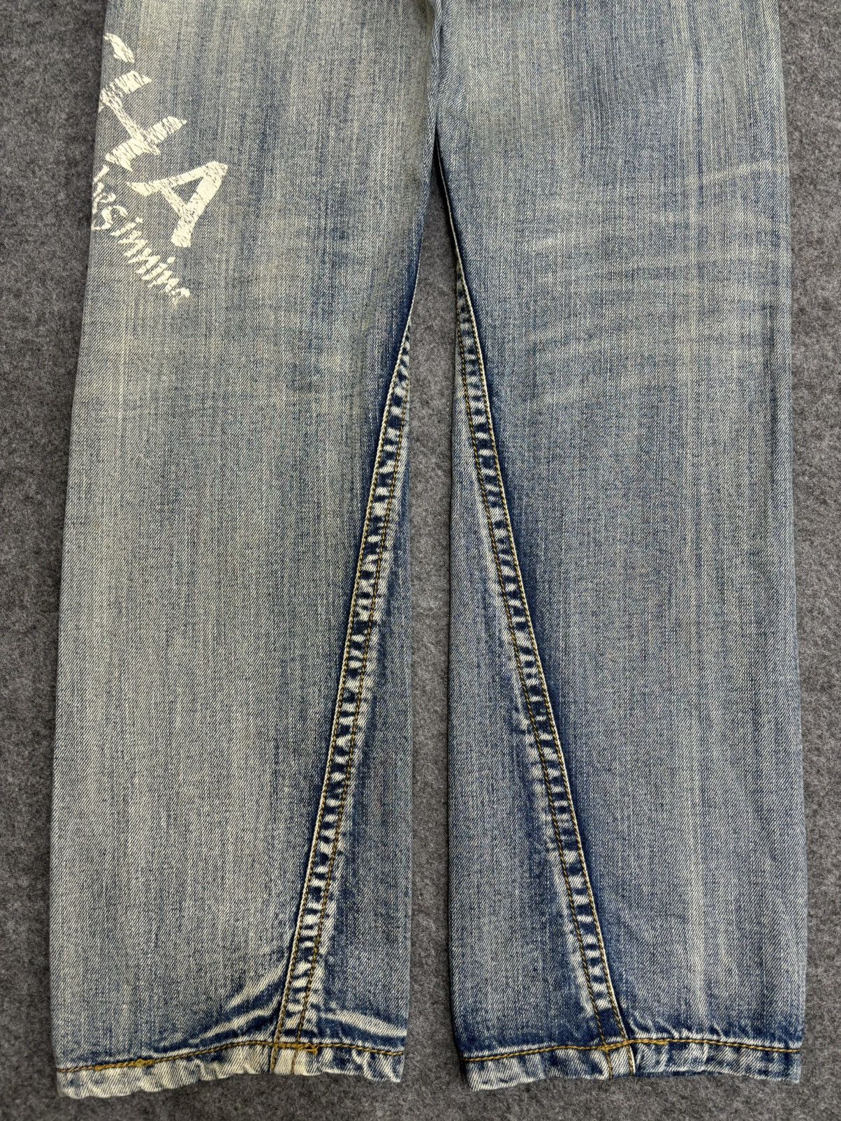 Gotcha 💥Twisted Leg💥Rare Gotcha Distressed Twist Leg Denim F537 Size US 30 / EU 46 - 19 Thumbnail