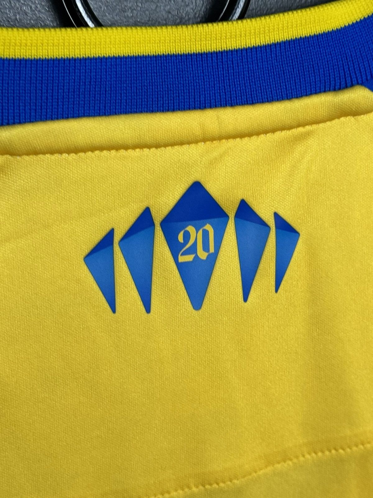 Hummel New Southampton 21/22 Away Football Jersey Size US XL / EU 56 / 4 - 4 Thumbnail