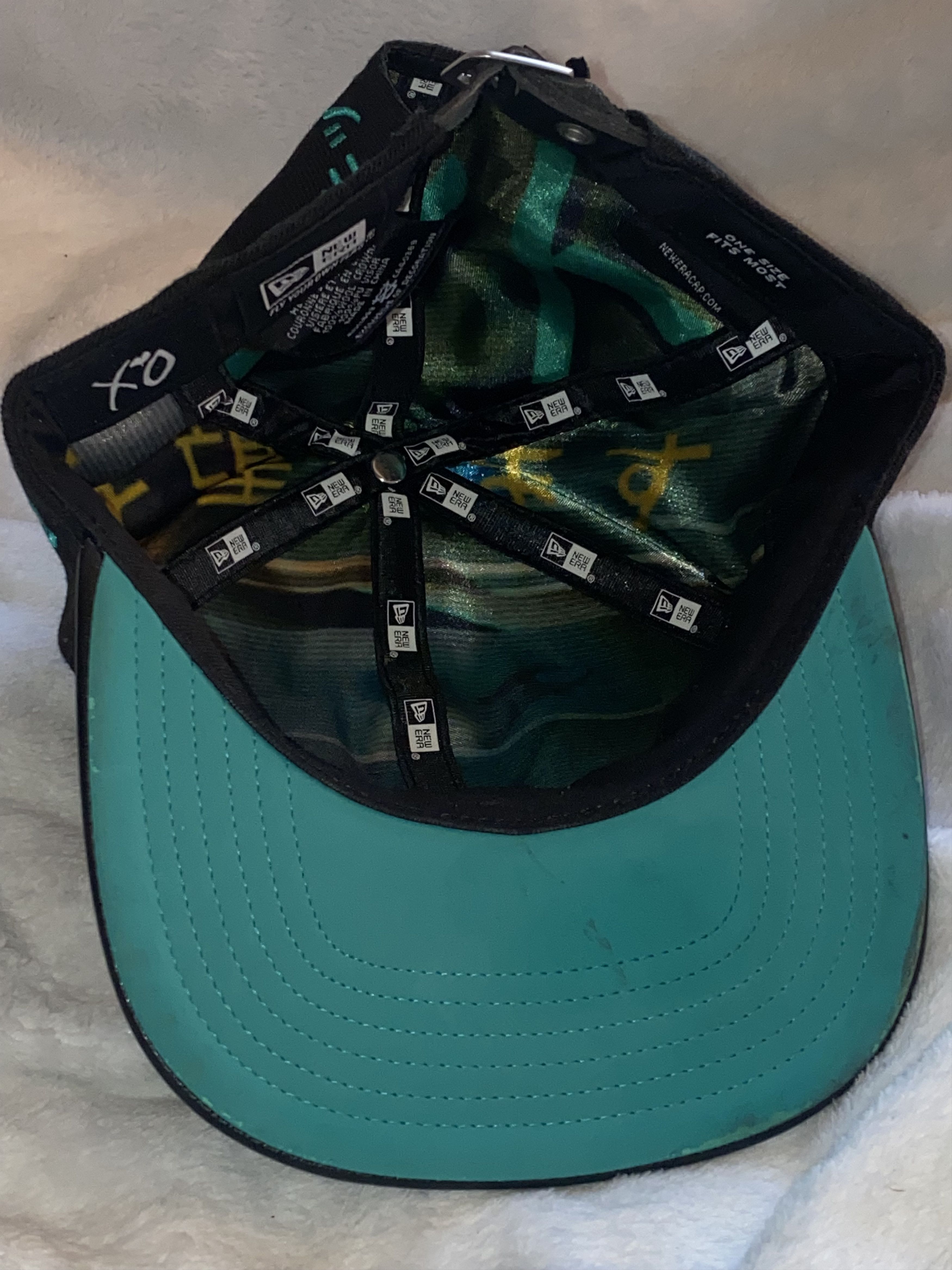New Era × The Weeknd × XO new era x kiss land the weeknd Size ONE SIZE - 6 Thumbnail