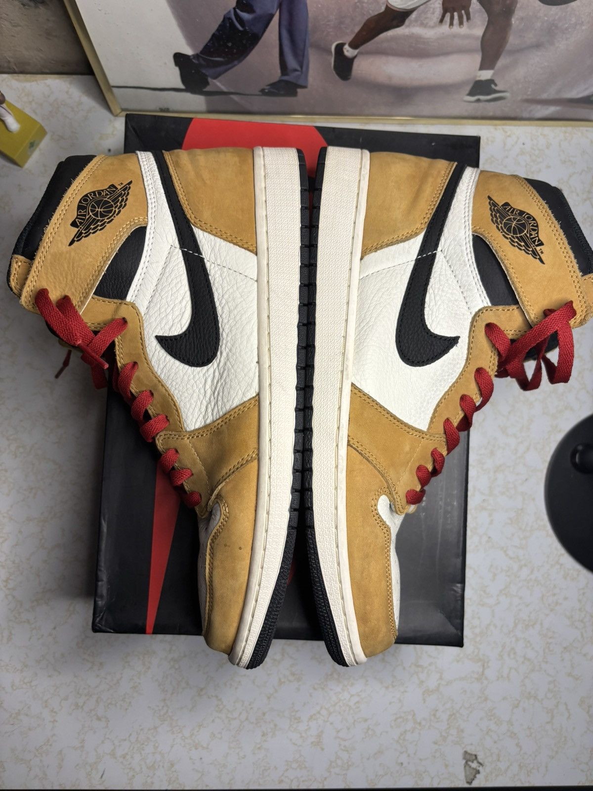Jordan Brand Air Jordan 1 Retro High rookie of the year Size US 13 / EU 46 - 4 Thumbnail