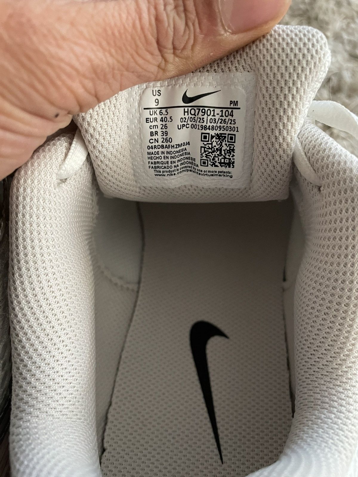 Nike Nike v5 RNR Summit White Size US 7.5 / EU 40-41 - 8 Thumbnail