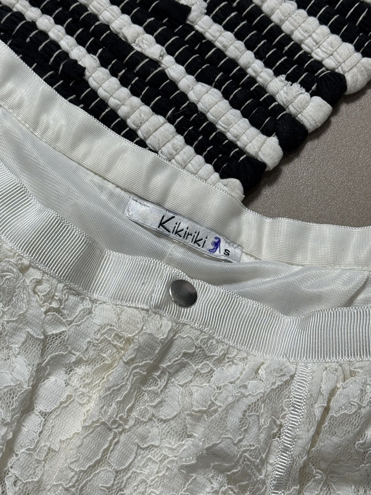 Other VINTAGE KIKIRIKI MASH BALLOON MINI LACE SHORTS Size 30" / US 8 / IT 44 - 4 Thumbnail