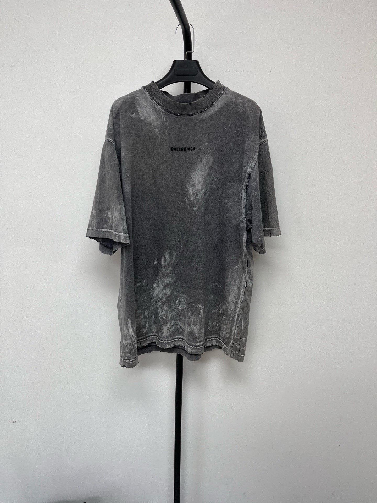 Balenciaga Balenciaga Logo Embroidered Crewneck T-Shirt Size US S / EU 44-46 / 1 - 1 Thumbnail
