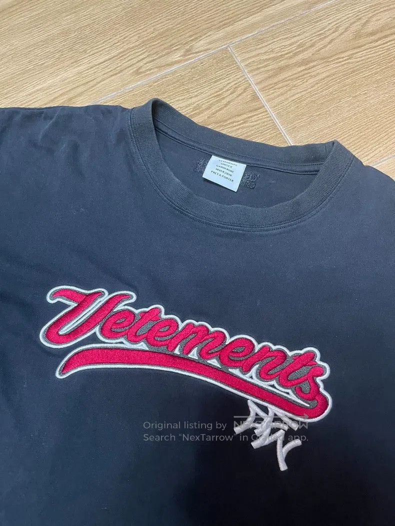Vetements Vetements Slogan Short Sleeve Size US S / EU 44-46 / 1 - 2 Thumbnail