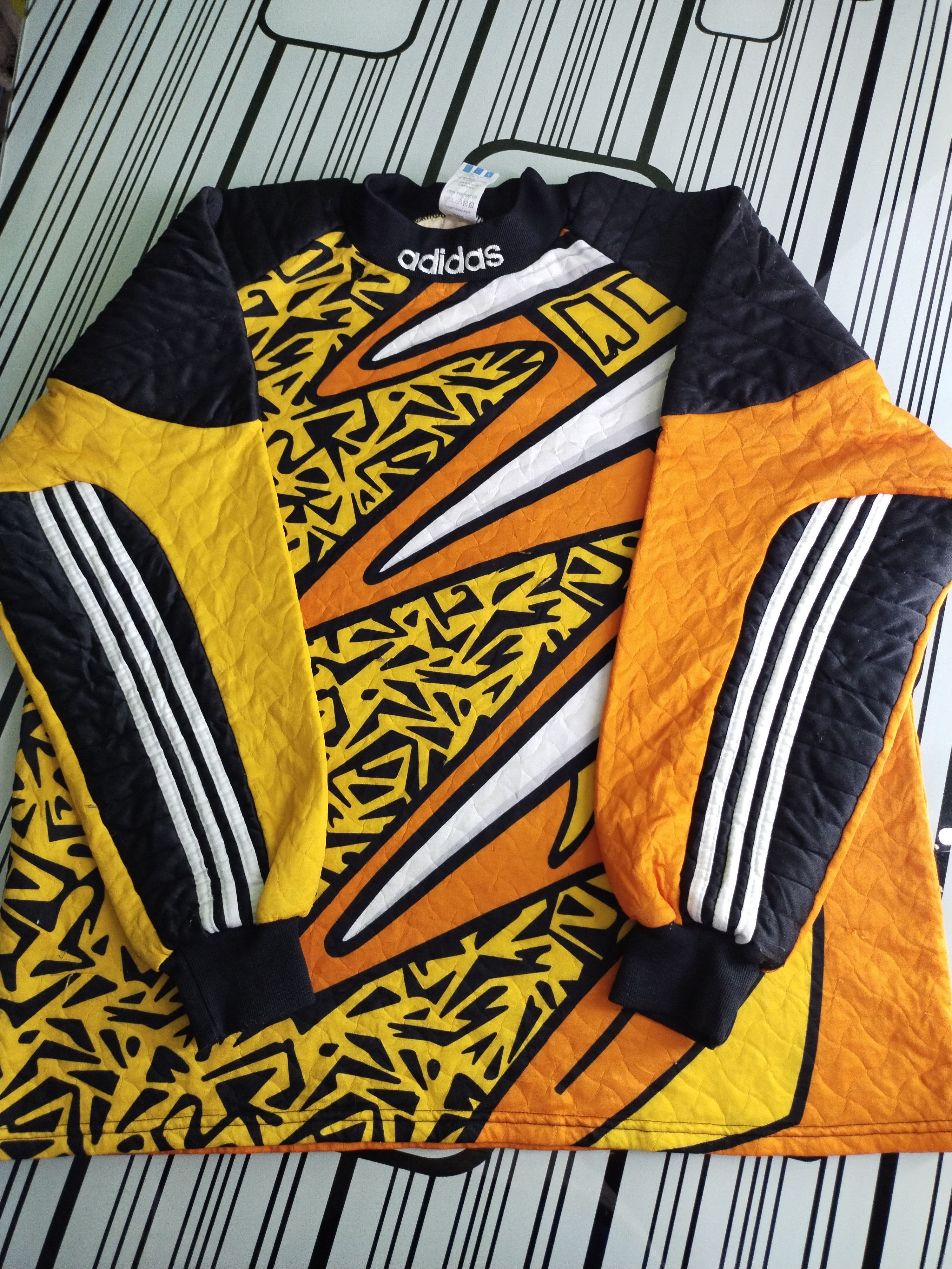 Adidas × Vintage Vintage Liverpool 1995/96 Jersey GK Football Jersey GK Size US L / EU 52-54 / 3 - 5 Thumbnail