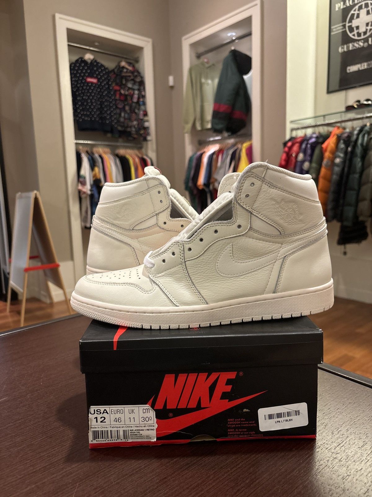 Jordan Brand Jordan 1 Retro High OG Size US 12 / EU 45 - 1 Thumbnail