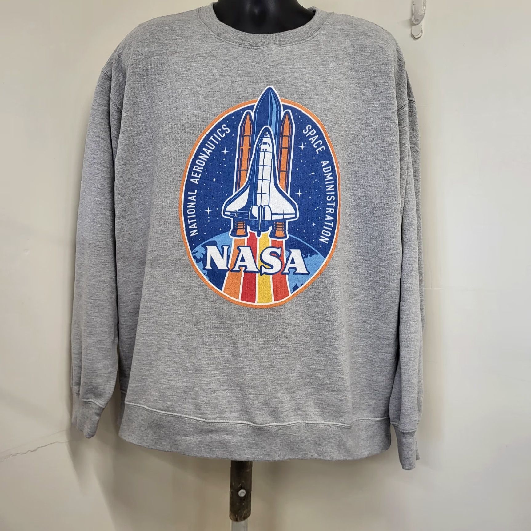 NASA NASA Sweatshirt Men 2XL Gray Long Sleeve Crew Neck Graphic Print Galaxy Space NASA Brand Crewneck Pullover Sweatshirt Mens Size US XXL / EU 58 / 5 - 2 Thumbnail