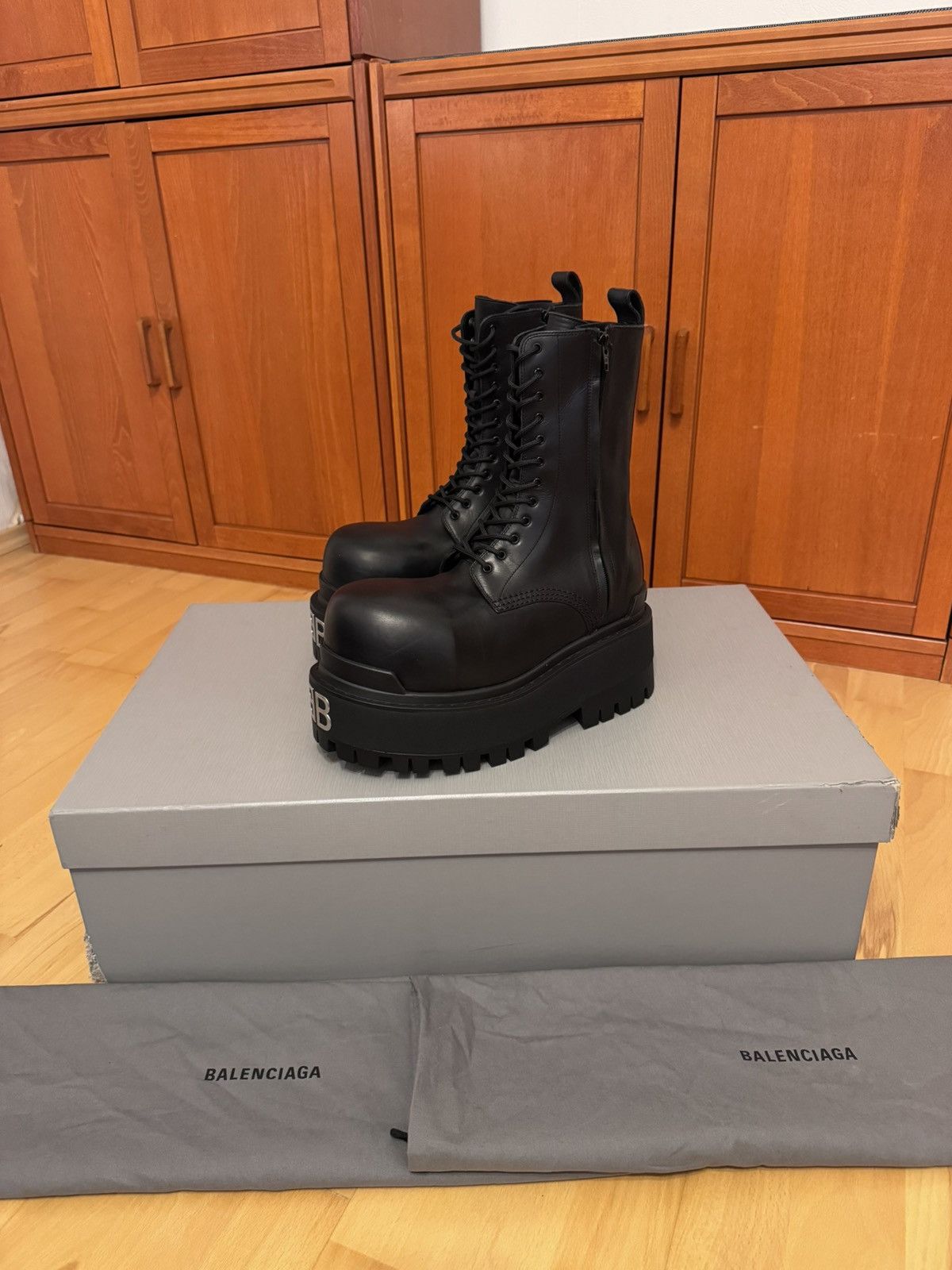 Balenciaga Balenciaga Calfskin 80 MM Platform Giant BB Boots Black Size US 11 / EU 44 - 1 Thumbnail