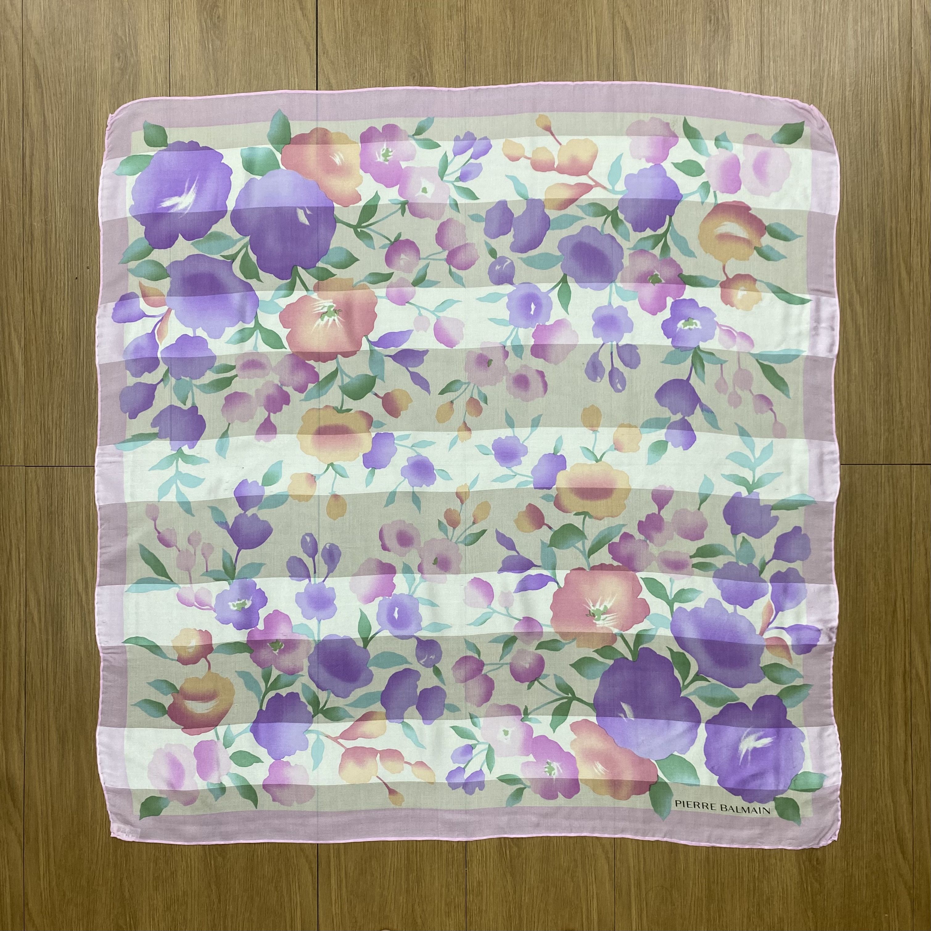 Pierre Balmain × Vintage Vintage 90s Pierre Balmain Floral Silk Scarf SSC253 Size ONE SIZE - 2 Thumbnail