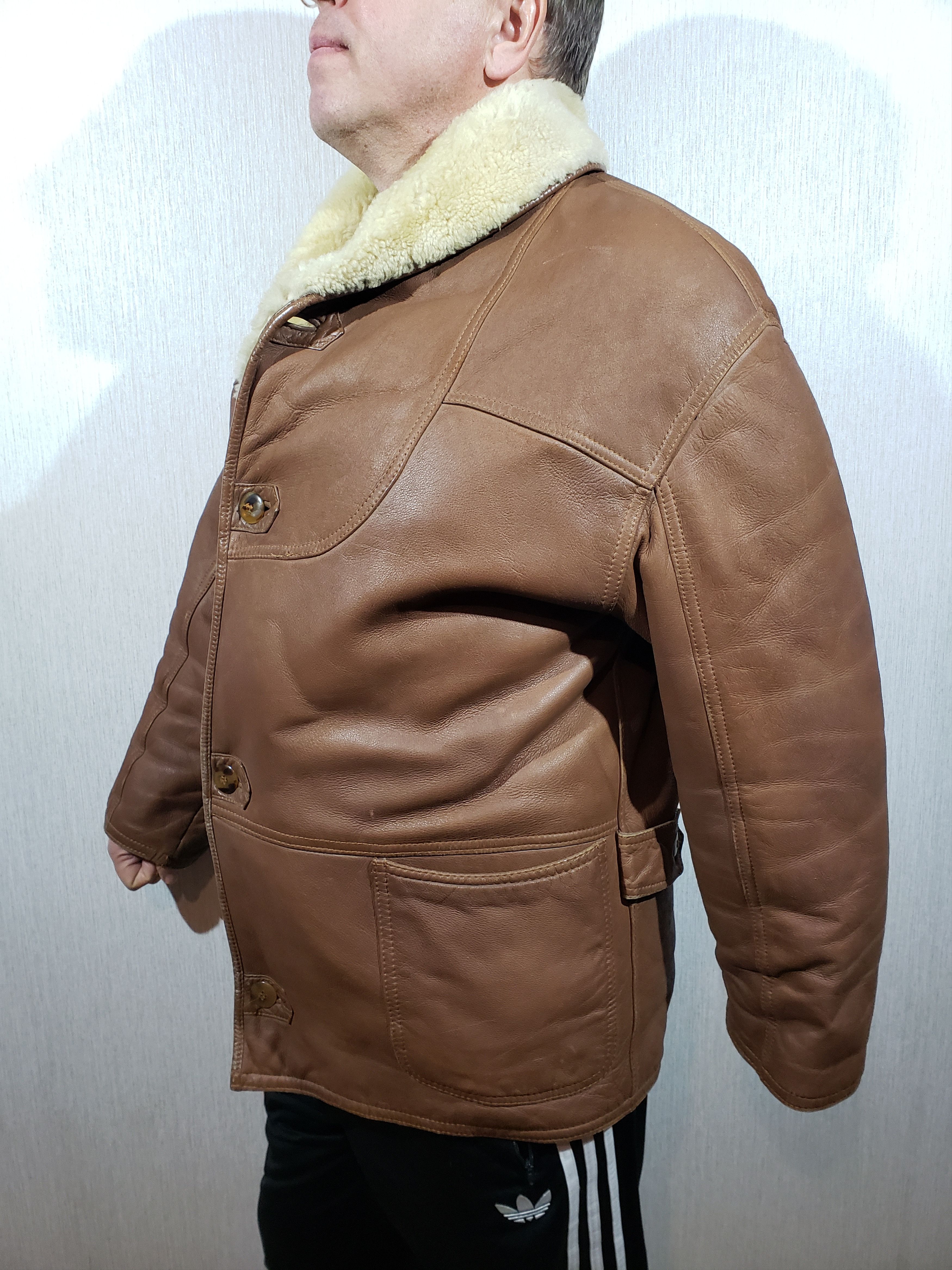 Other Brown men's sheepskin coat with buttons. Size US L / EU 52-54 / 3 - 2 Thumbnail