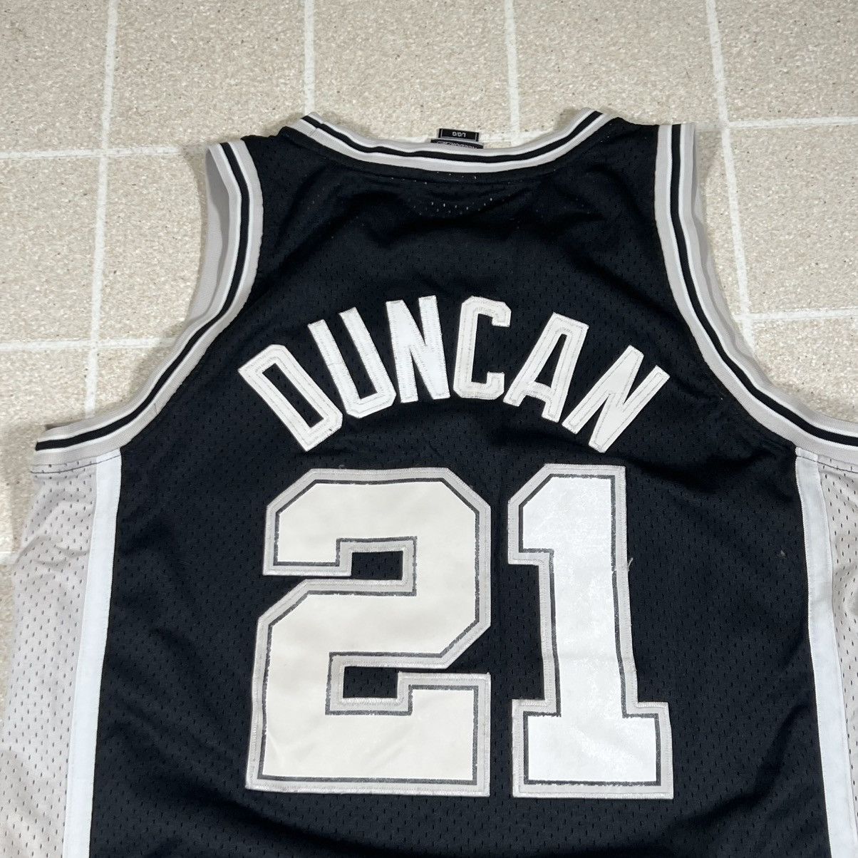 Reebok Vintage Reebok San Antonio Spurs Tim Duncan Jersey Black NBA Size US L / EU 52-54 / 3 - 5 Thumbnail