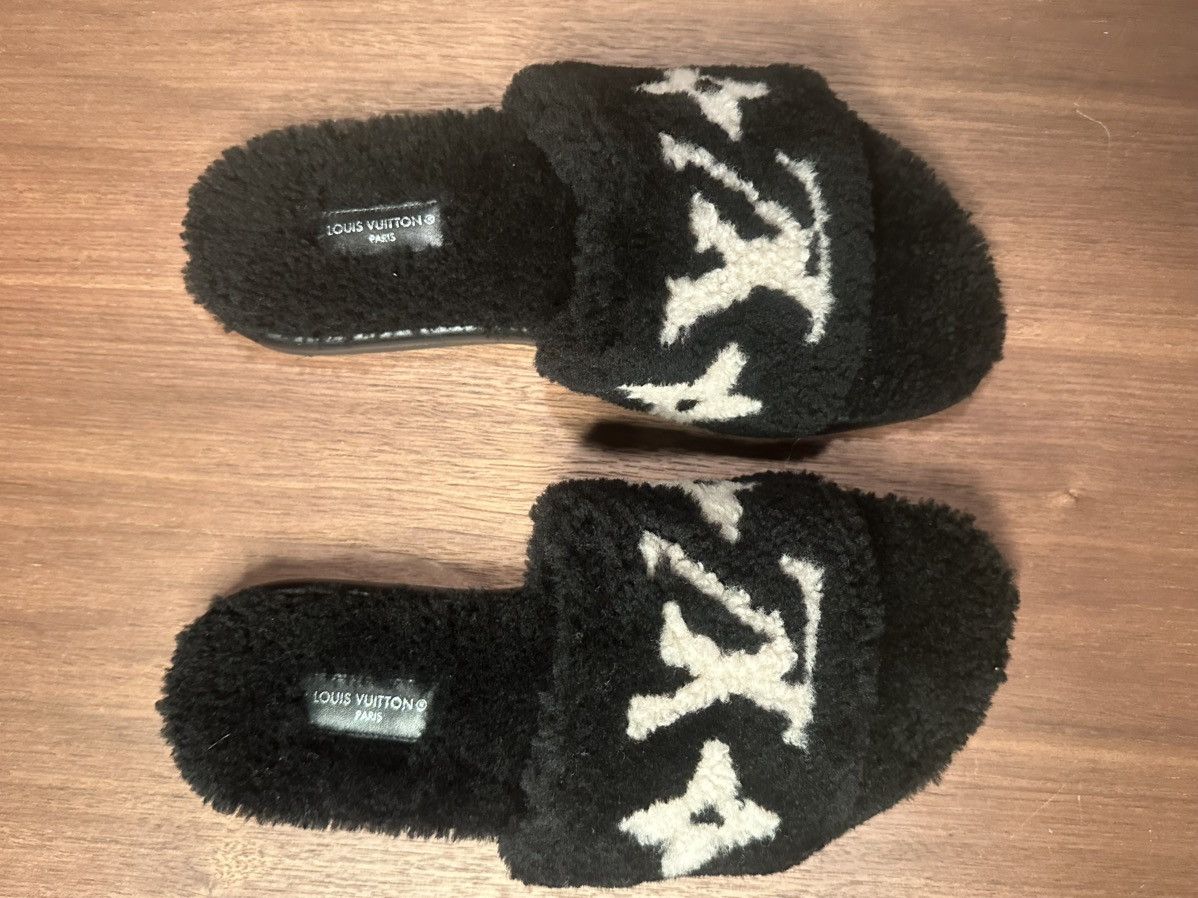 Louis Vuitton Louis Vuitton Shearling Magnetic Slides Women's Sz: 11 Size US 11 / IT 41 - 4 Thumbnail