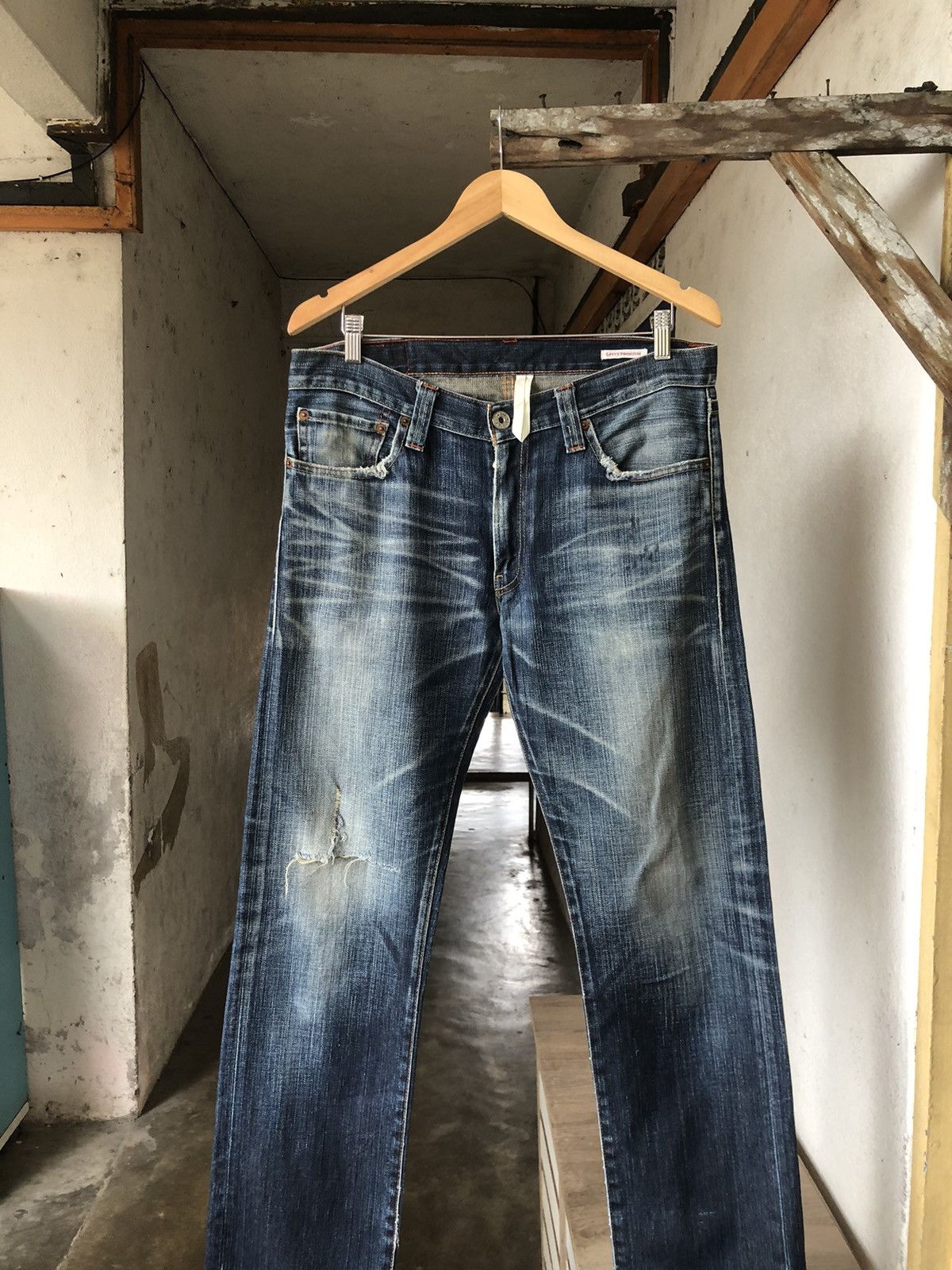 Levi's Vintage Levis 505 Flare Straight Cut Distressed Jeans Size US 34 / EU 50 - 3 Thumbnail